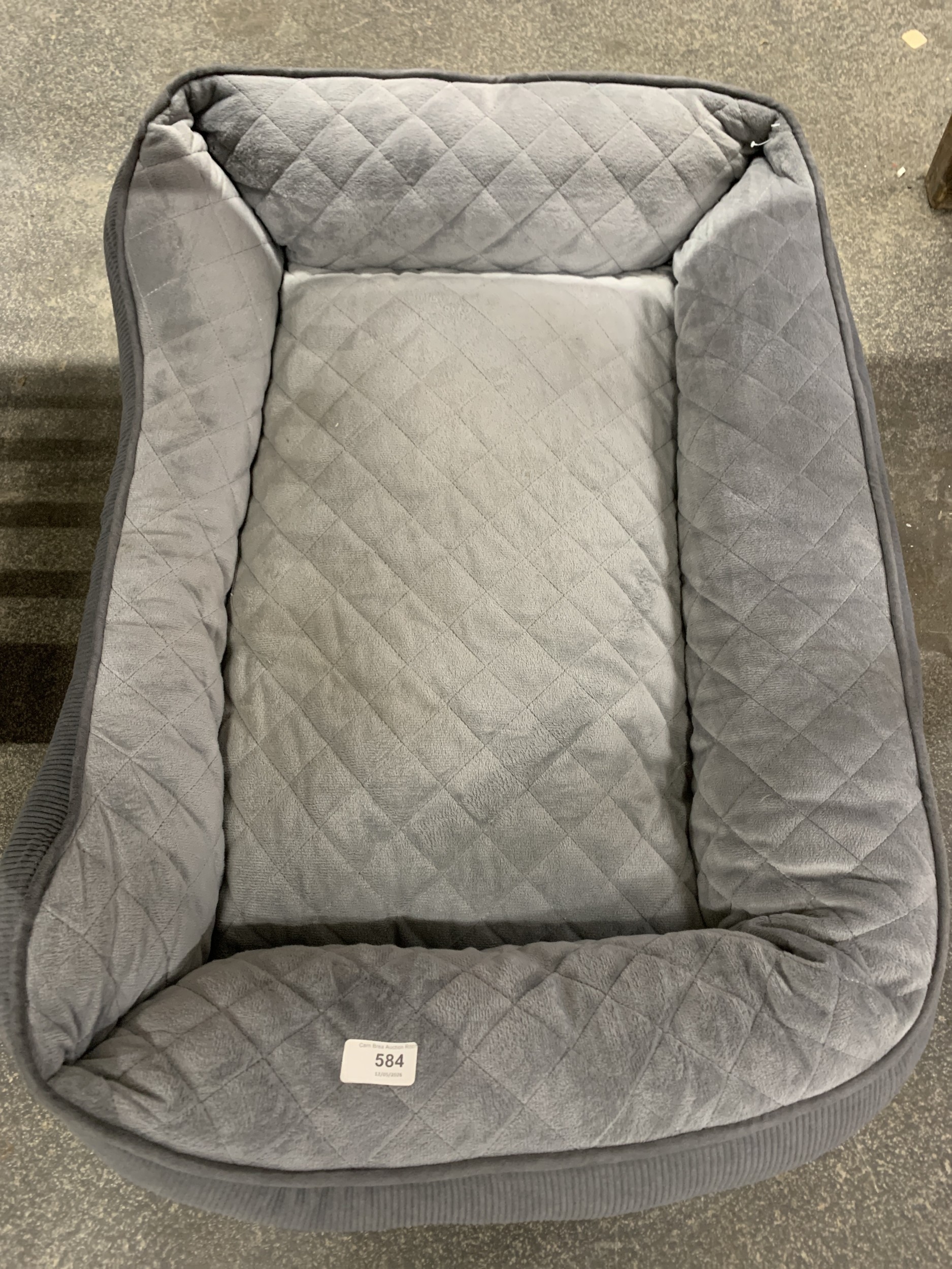Lot 584