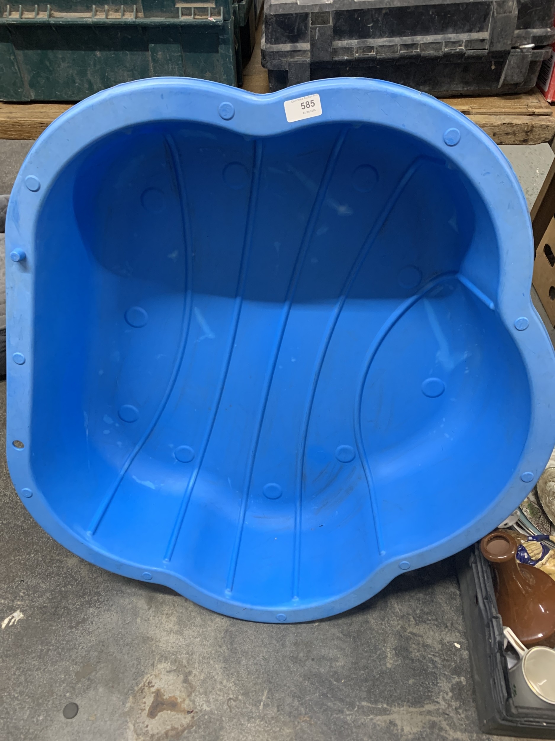 Lot 585