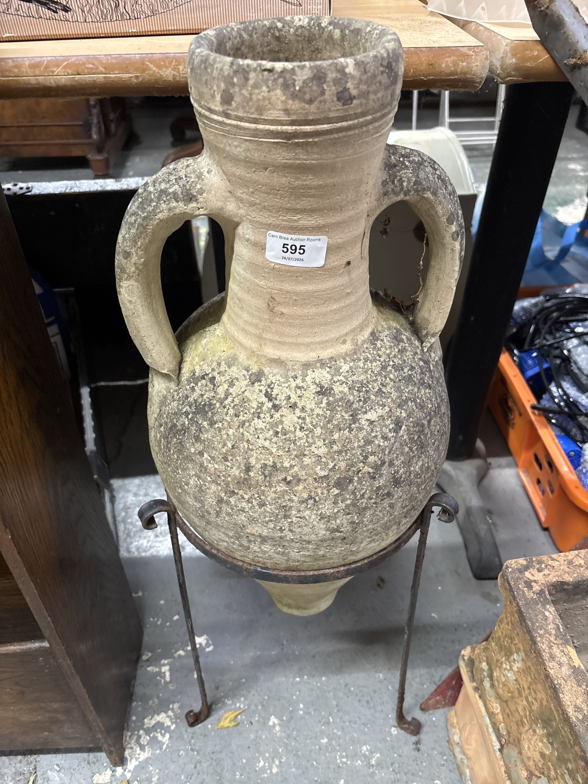 Lot 595
