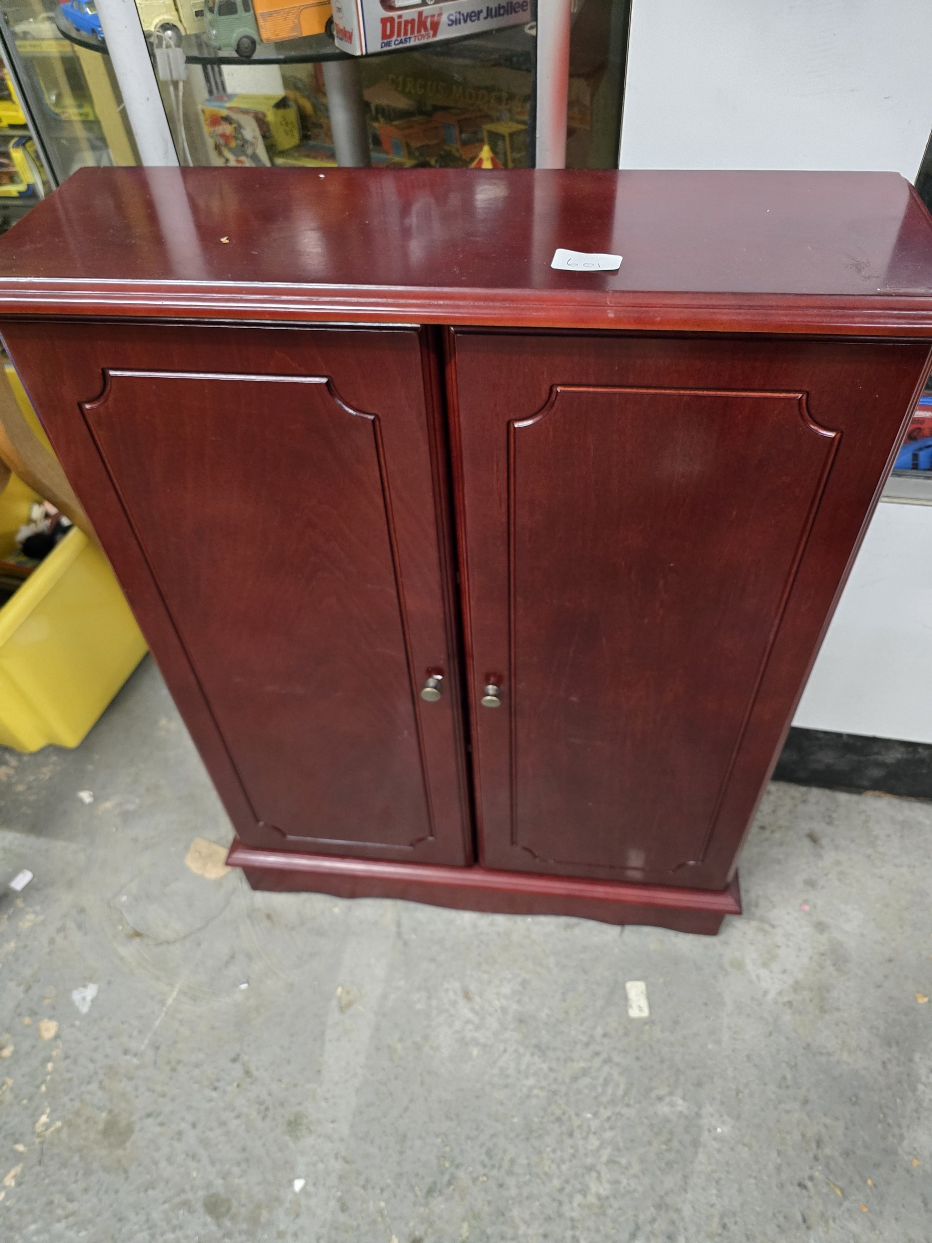 Lot 601