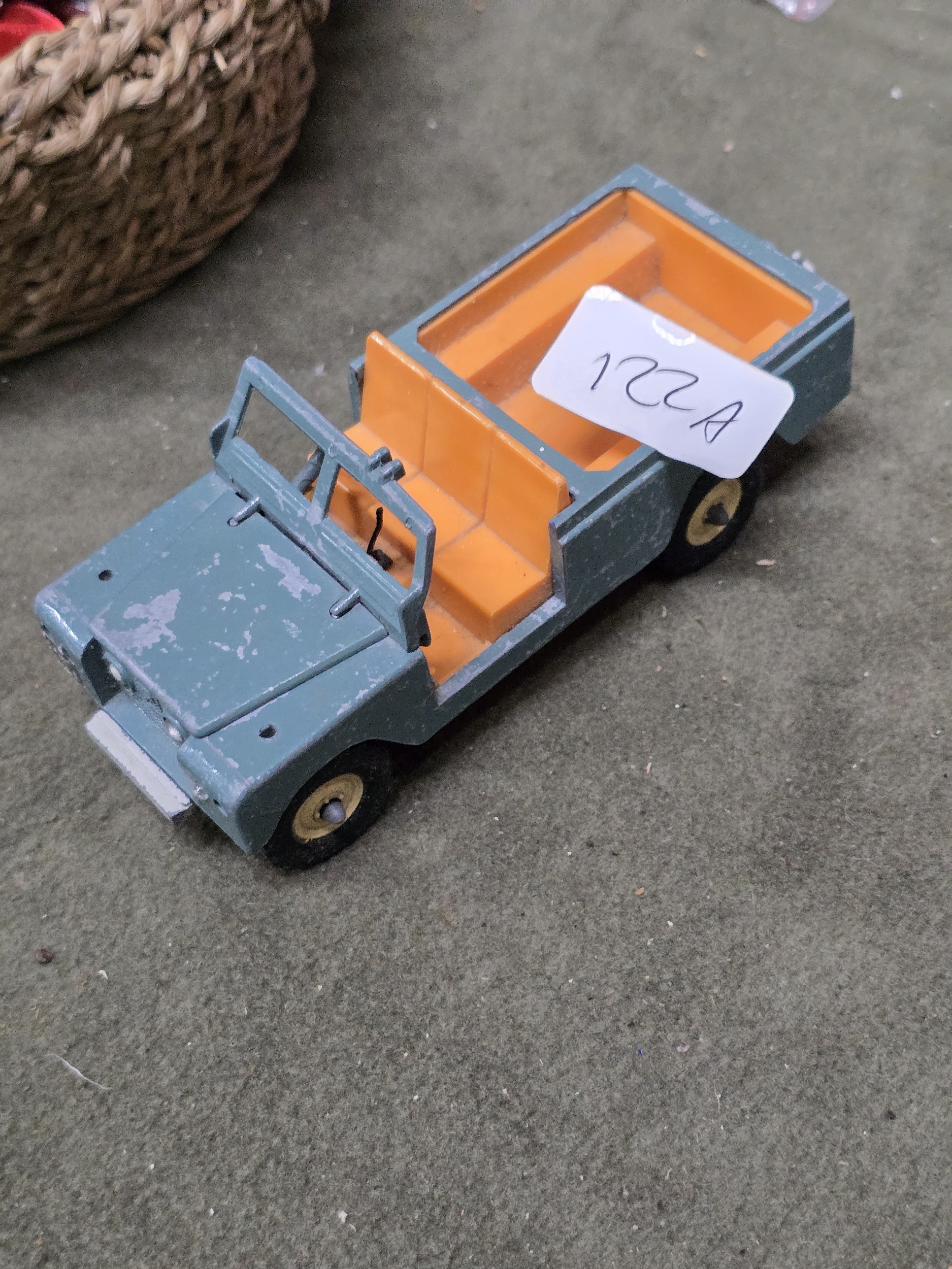 Lot 122a