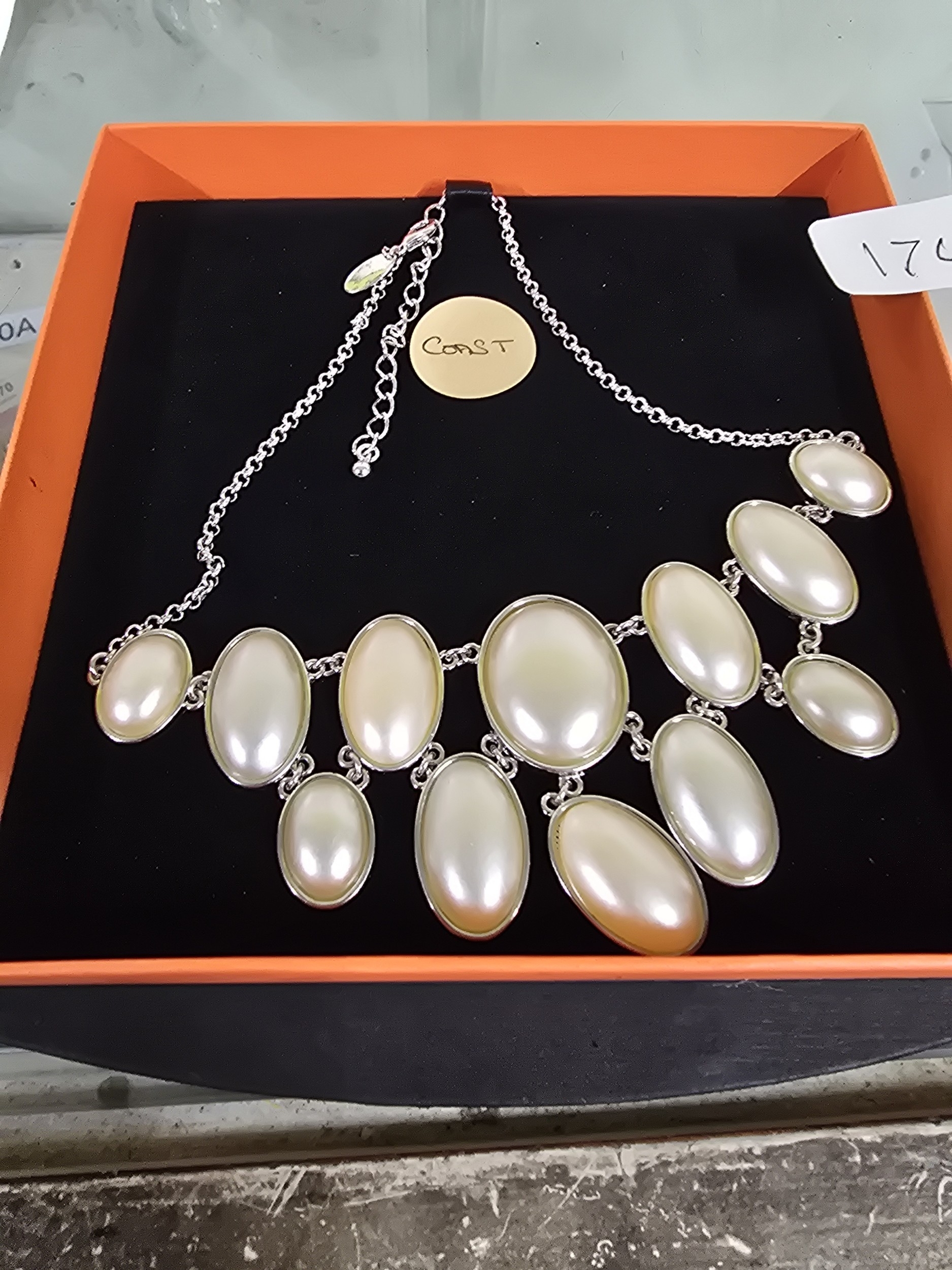 Lot 174a