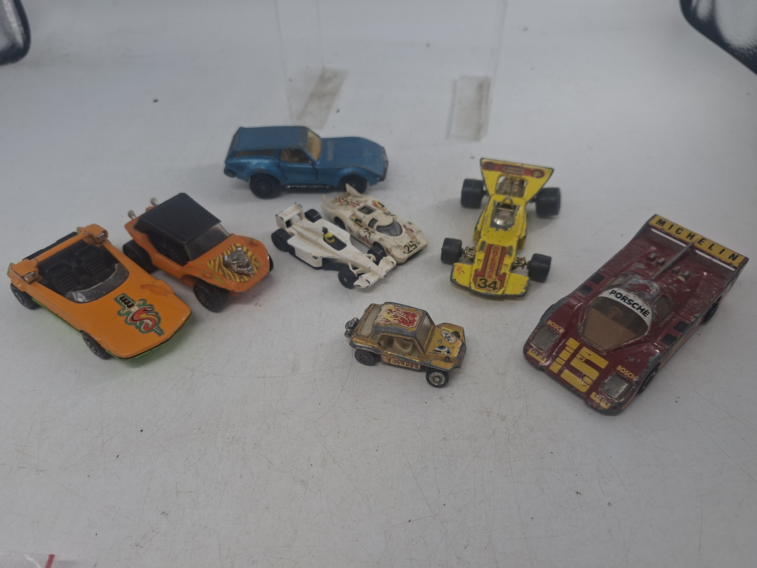 Lot 585