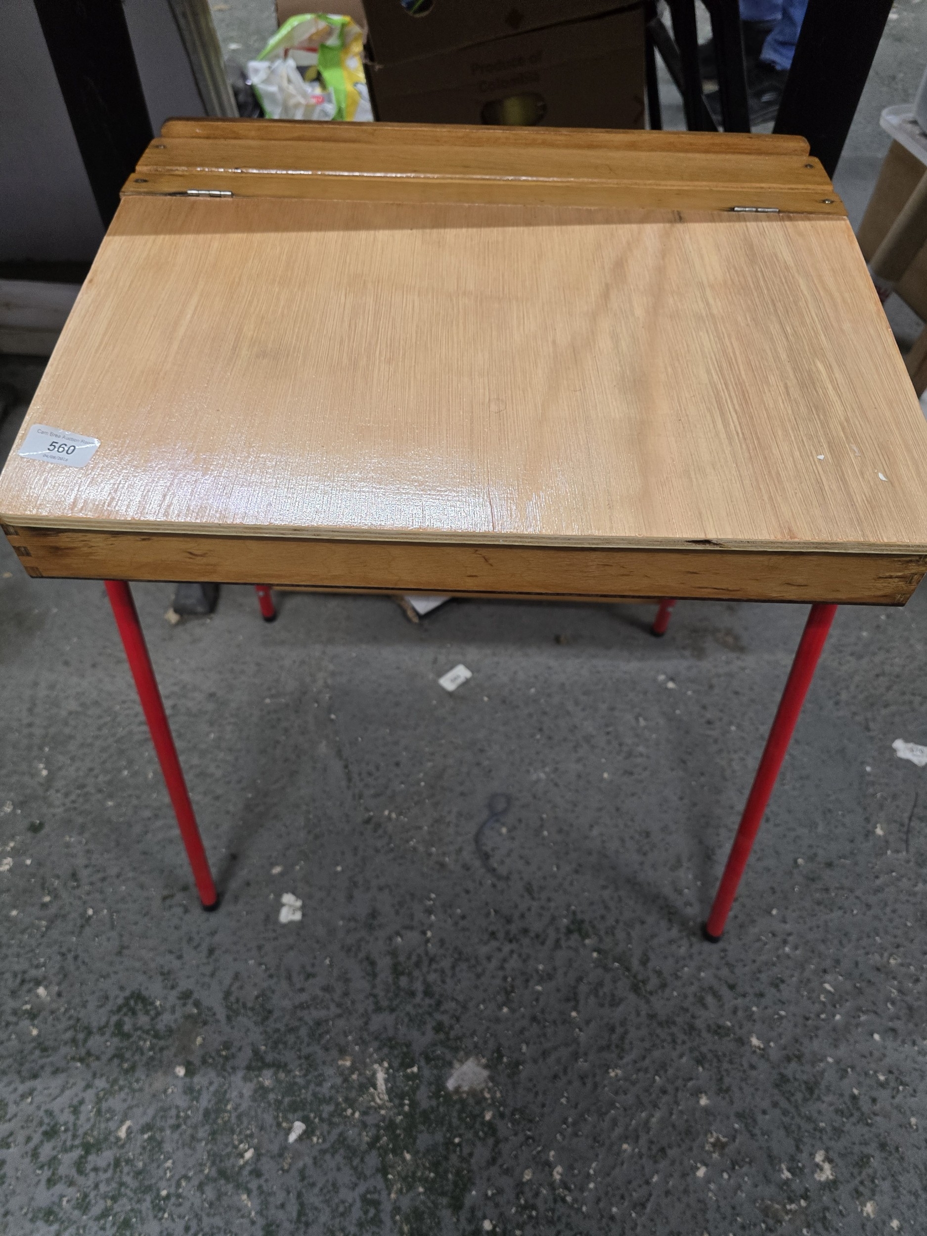 Lot 560