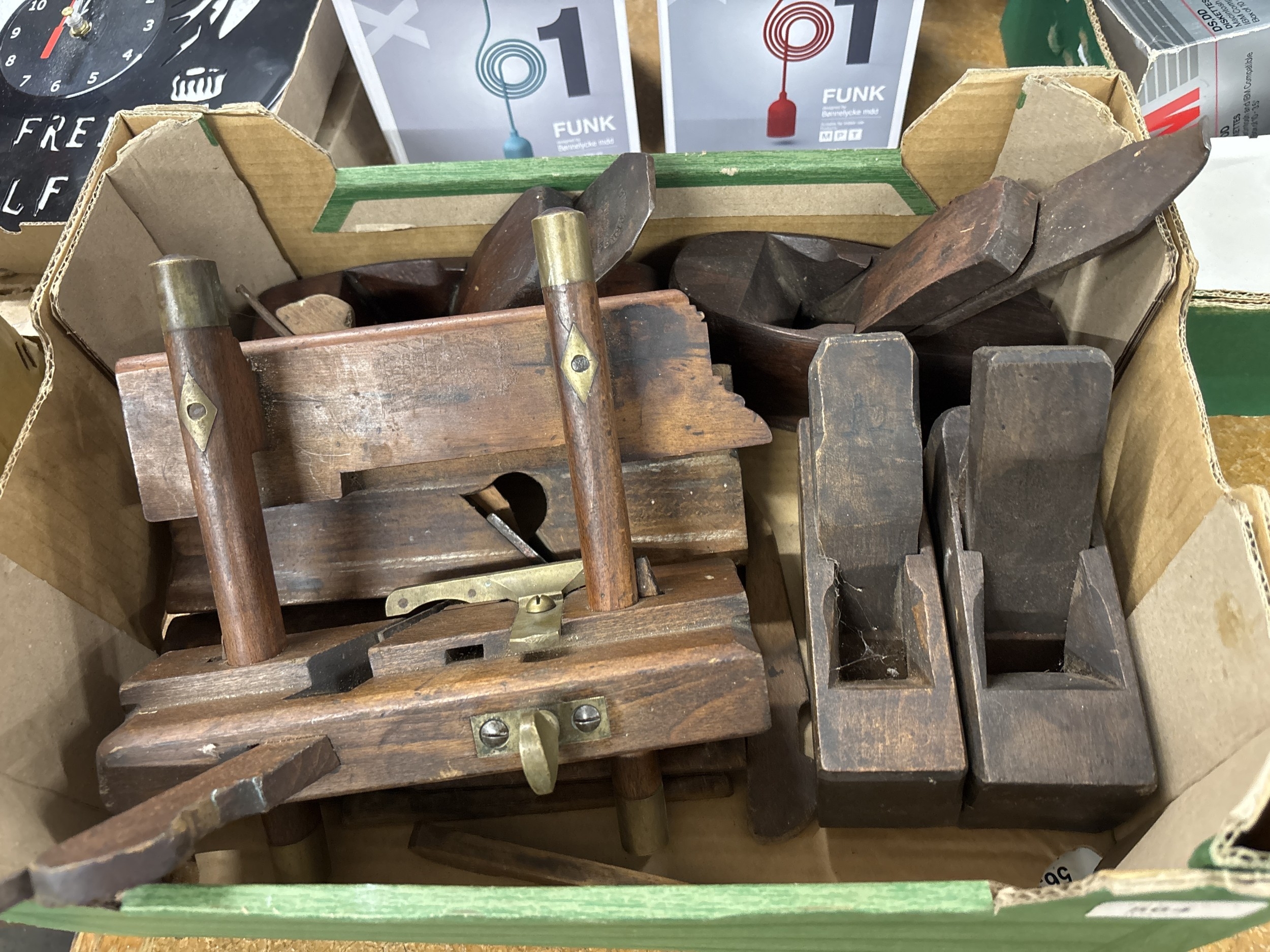 Lot 564
