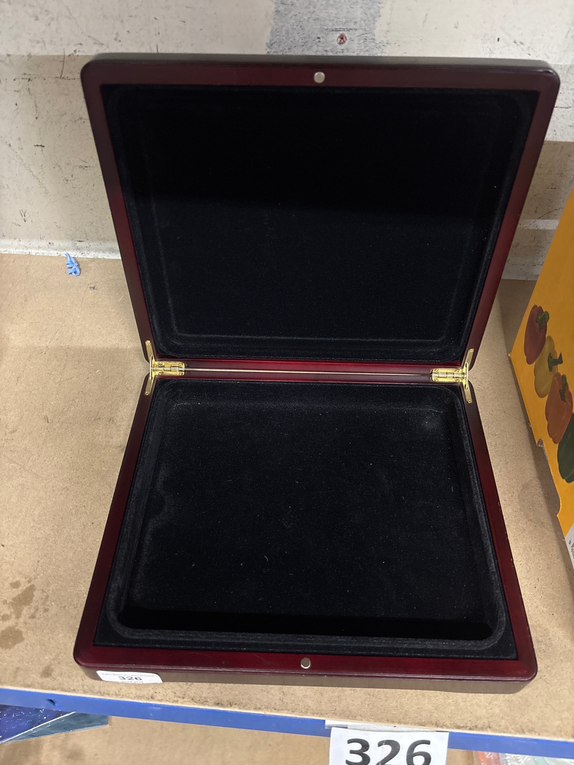 Lot 326