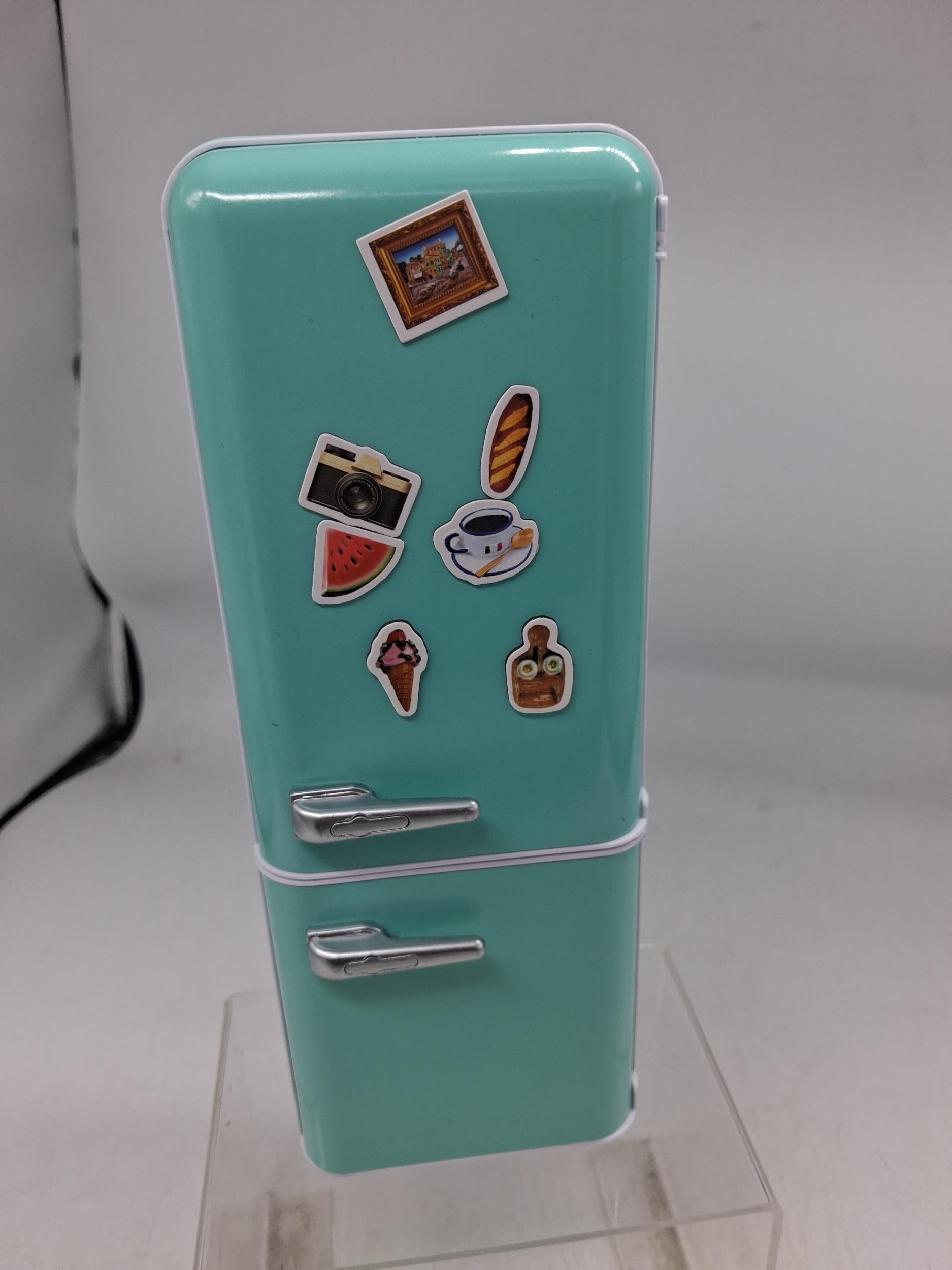 ZURU Mini Fridge Freezer (Barbie size) lights up when opened