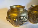 chiness. The phrase translates to: 
**"Pair of double-gourd-shaped bronze vases, China; Image - 2
