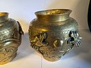 chiness. The phrase translates to: 
**"Pair of double-gourd-shaped bronze vases, China; Image - 9