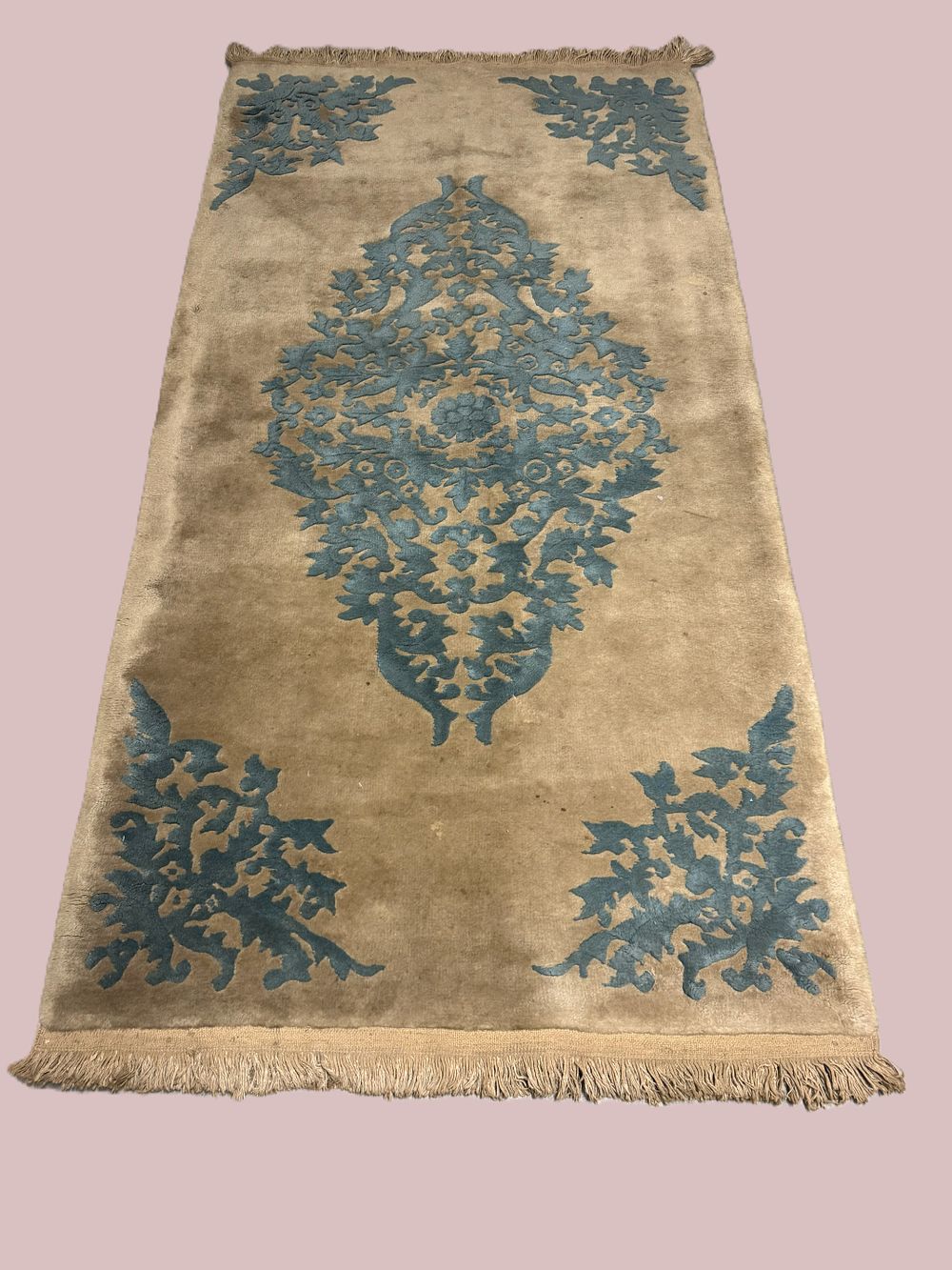 handmade chiness rug . handmade decorative chiness rug . the rug is 100 % handmade and wool . 
