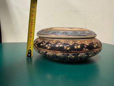 Handmade Japanise Vasse. beautiful handmade Japanise Vase 
with good condition
