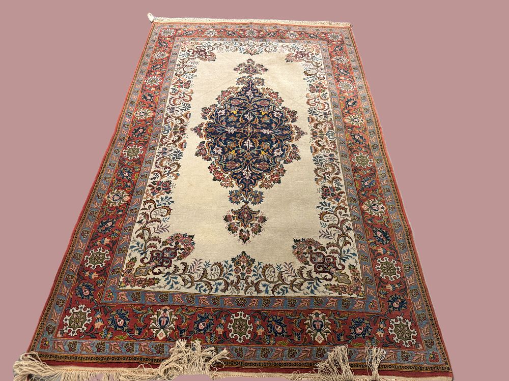 Handmade carpet from iran ghoum 
100 % handmade and wool 
pile ; wool 
warp : wool 
pattern : 