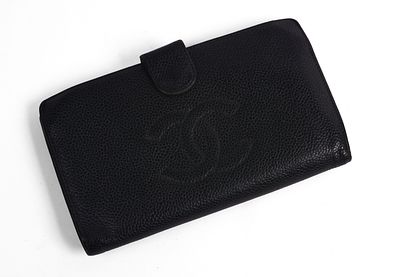 Chanel Coco Leather Wallet. 4 x 7 inches, very good condition. Guaranteed authentic.