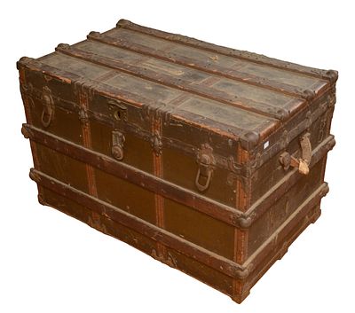 Steamer Trunk. 24 x 39 x 23 inches. NO SHIPPING AVAILABLE. This item must be picked up Friday 