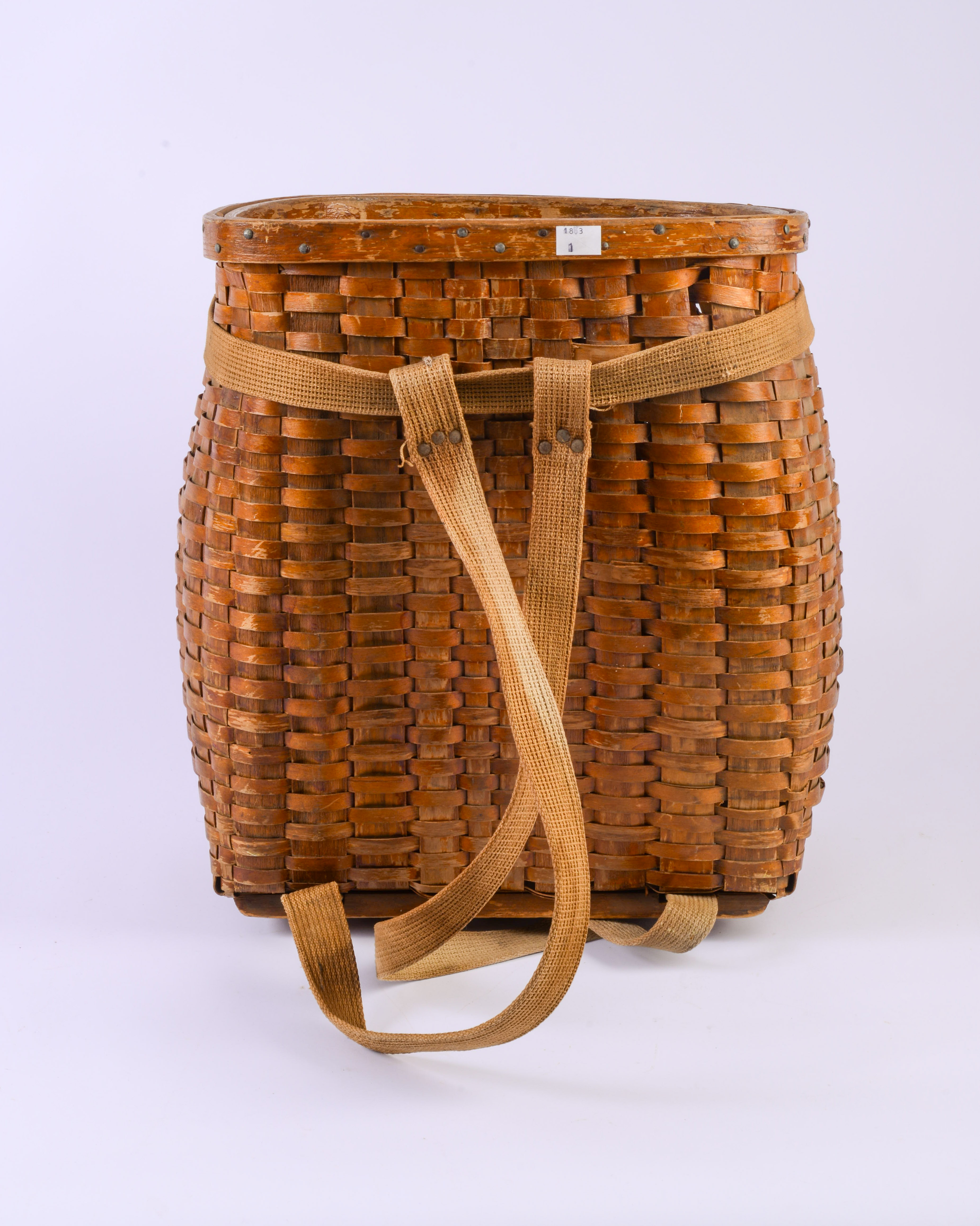 EARLY MAINE ADIRONDACK GATHERING BASKET.