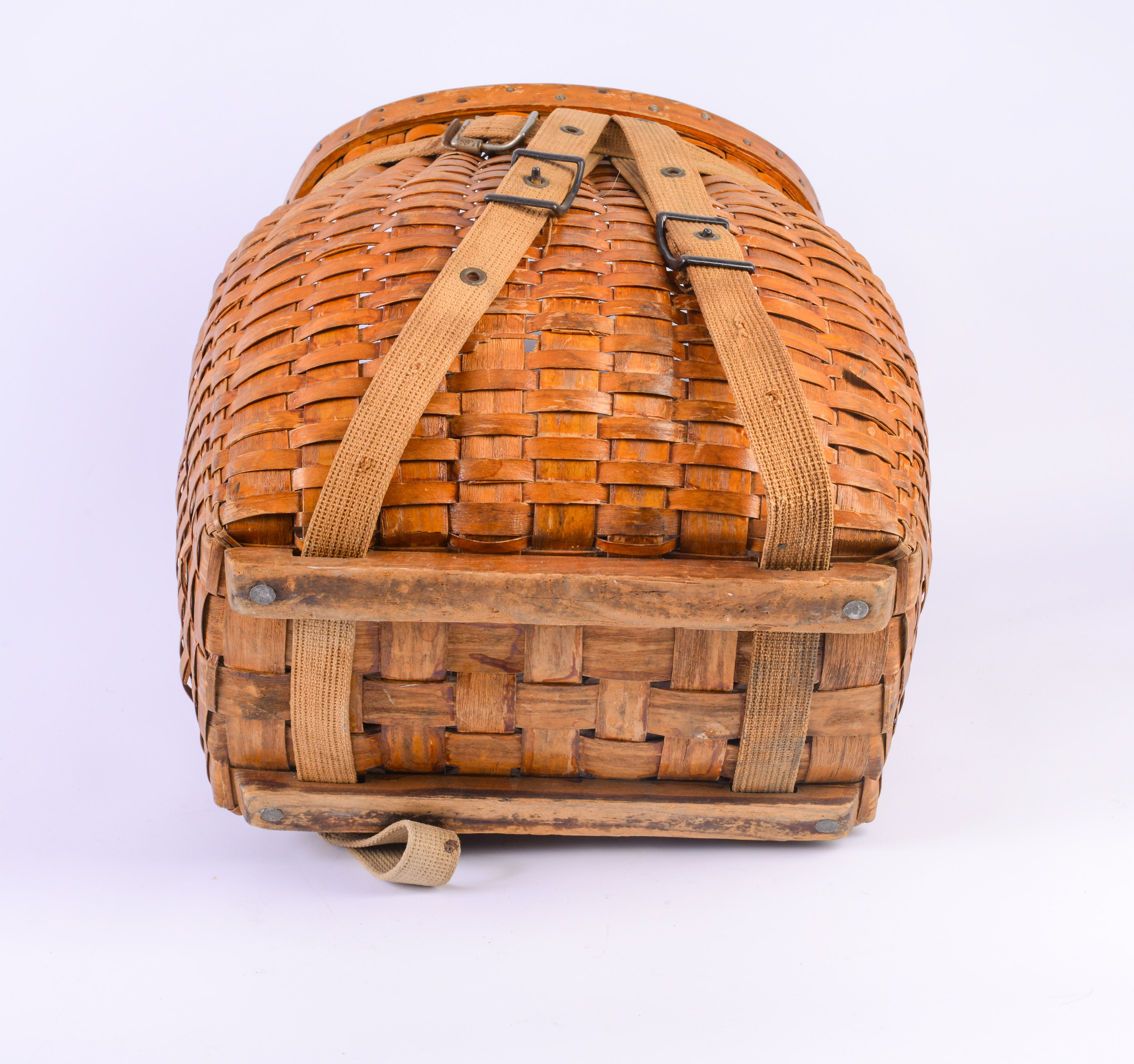 EARLY MAINE ADIRONDACK GATHERING BASKET.