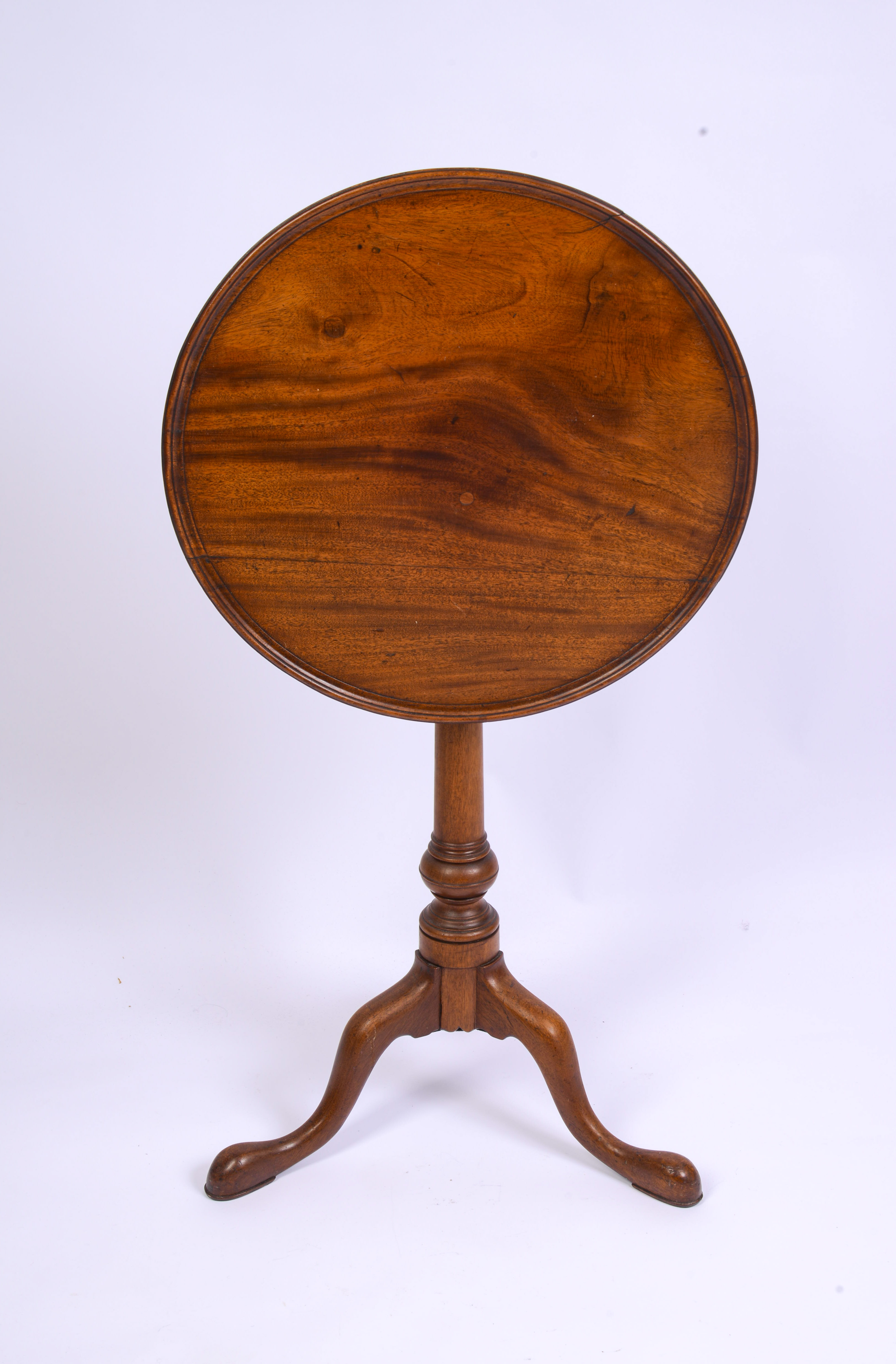 NEW ENGLAND TILT-TOP CANDLE STAND.