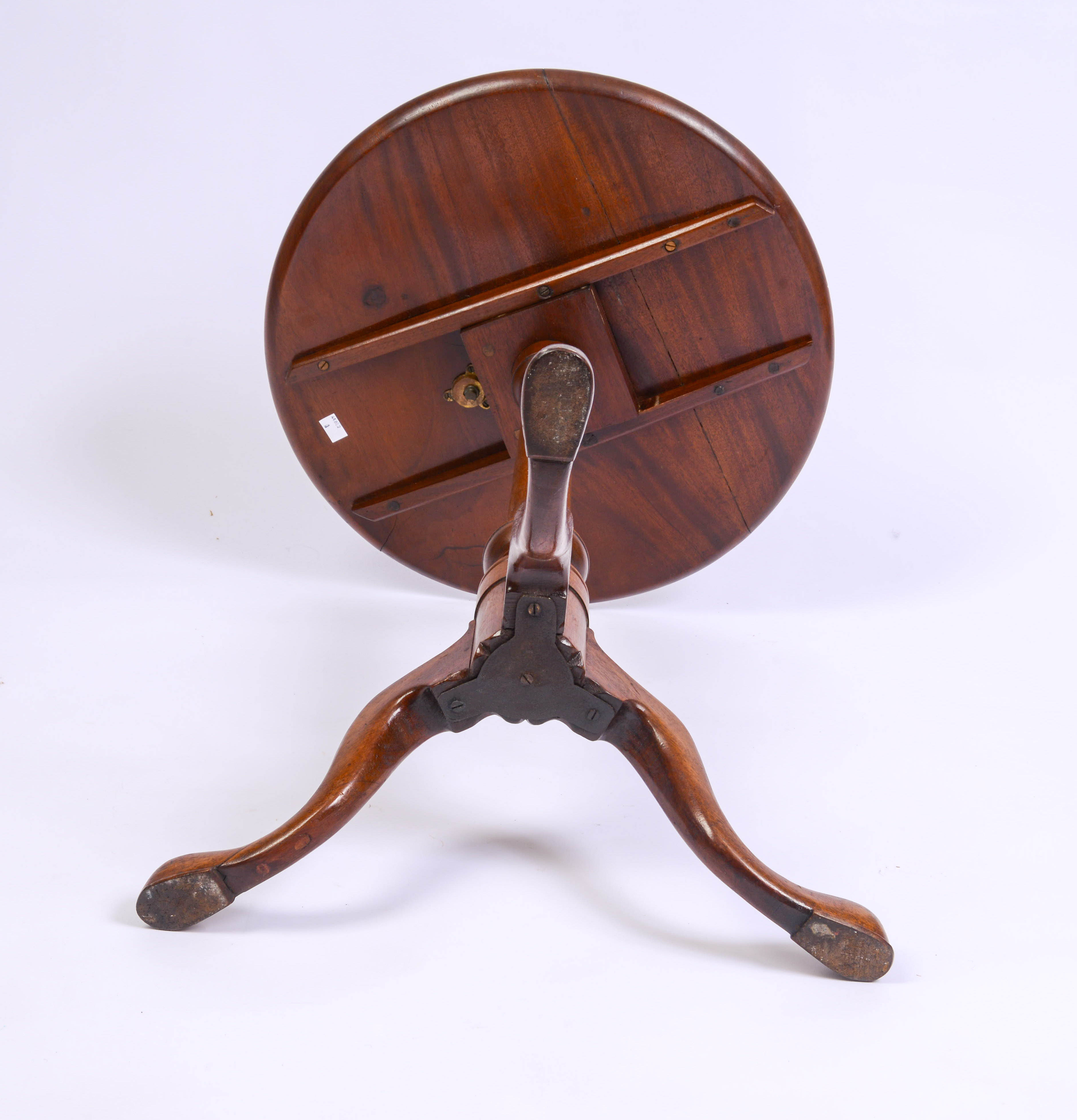 NEW ENGLAND TILT-TOP CANDLE STAND.