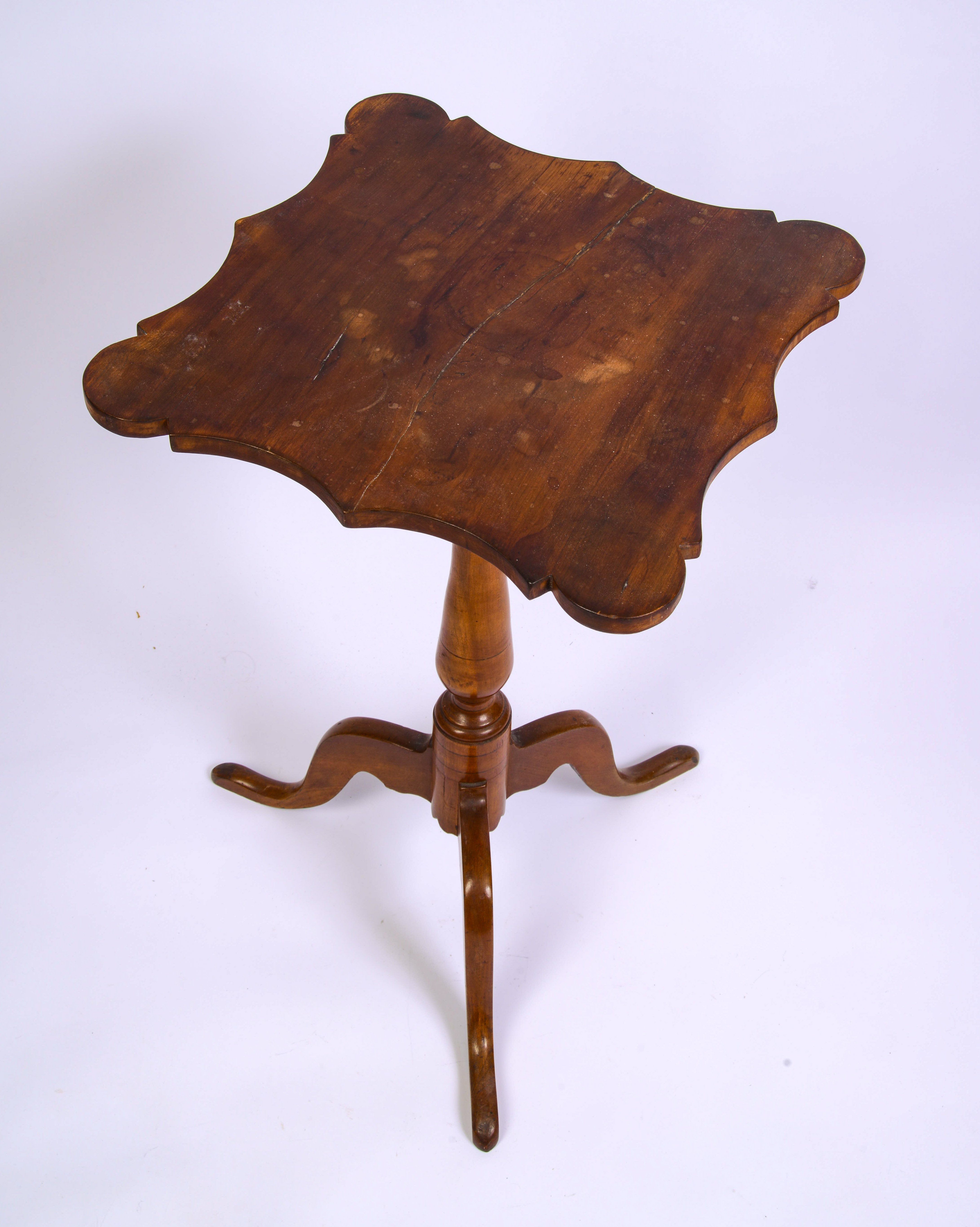 NEW ENGLAND TURTLE TOP CANDLE STAND.
