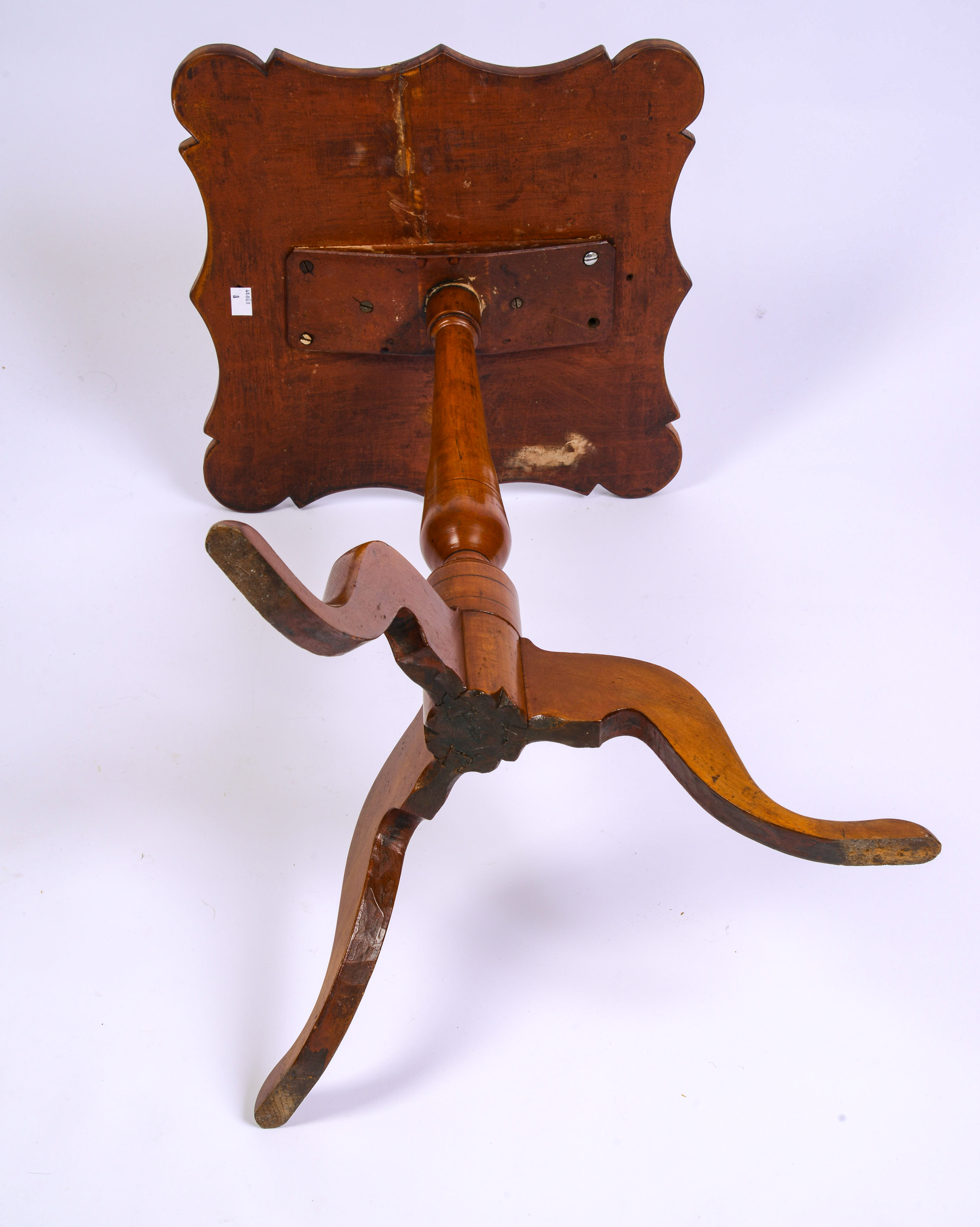 NEW ENGLAND TURTLE TOP CANDLE STAND.