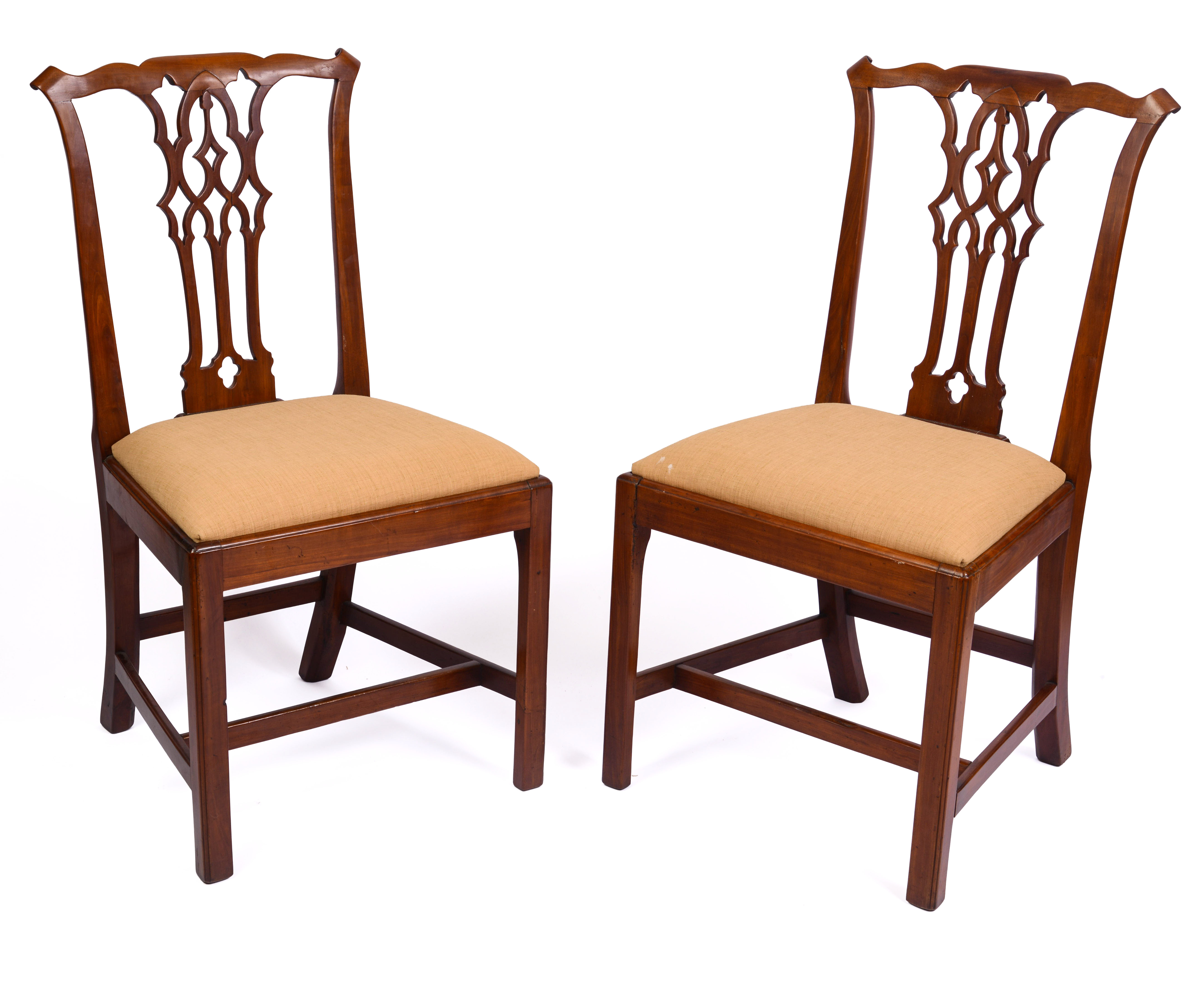 FOUR HEPPLEWHITE CHERRY SIDE CHAIRS.