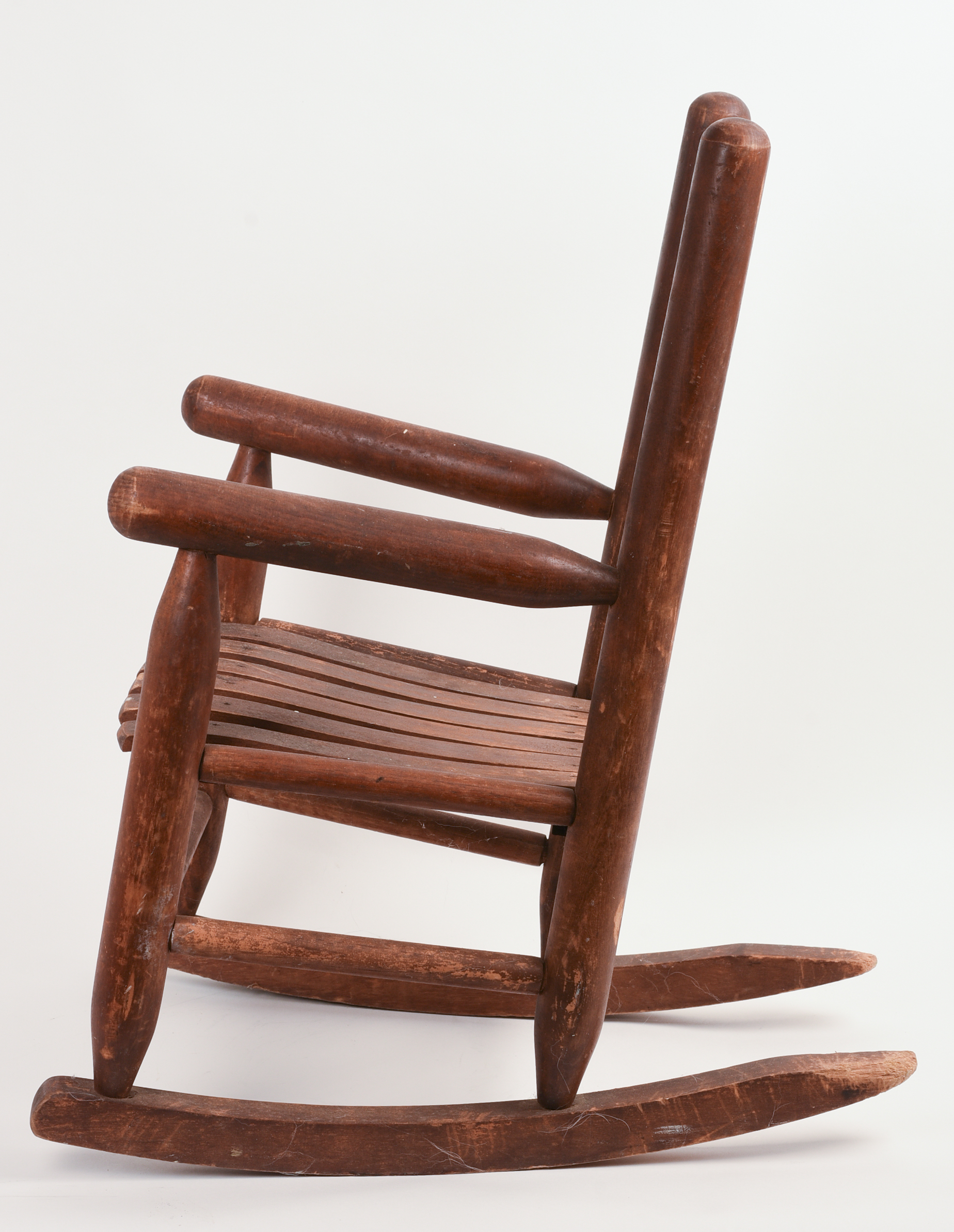 CHILD'S ROCKING CHAIR.
