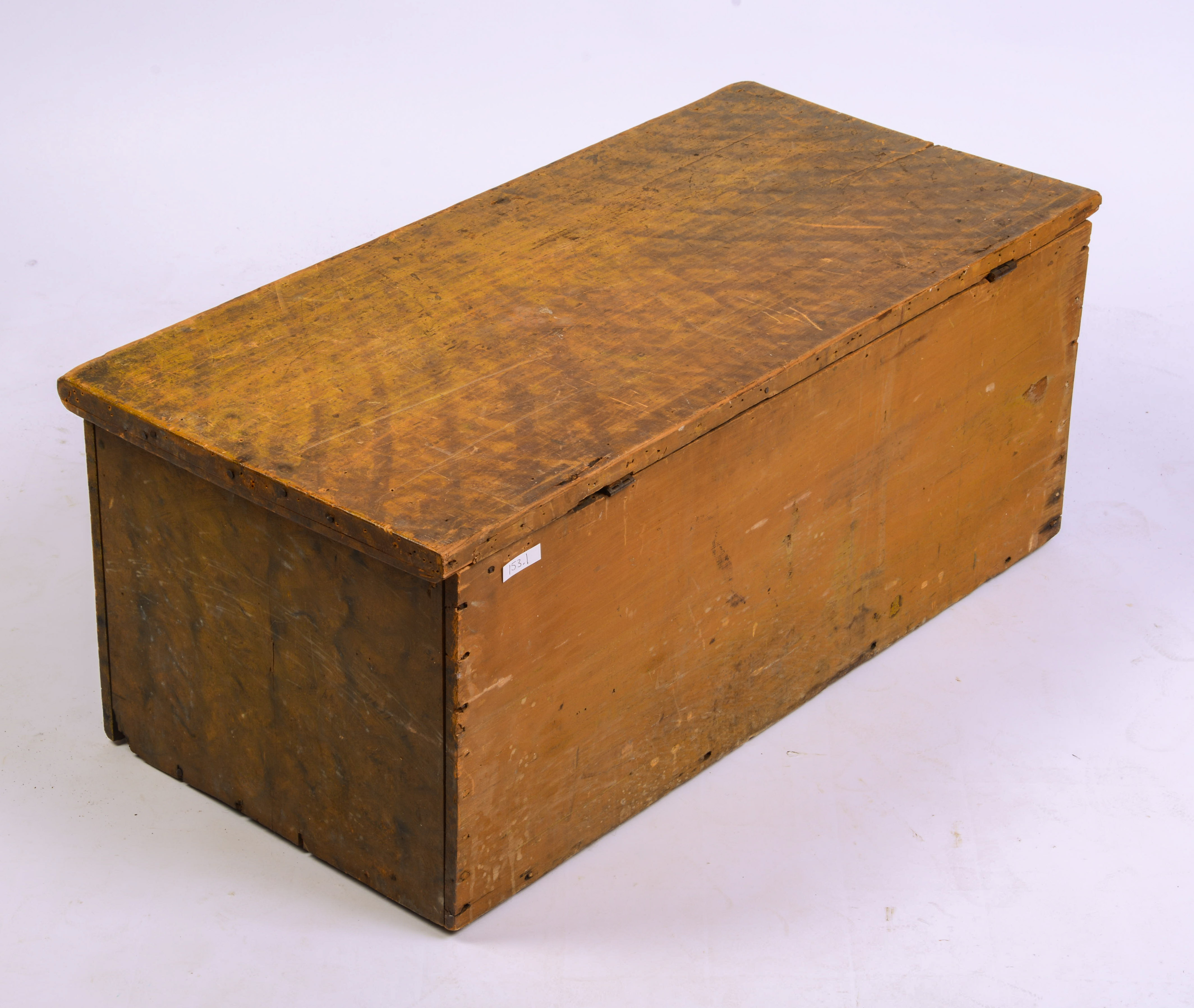 19TH CENTURY NEW ENGLAND PINE PAINT DECORATED BOX.