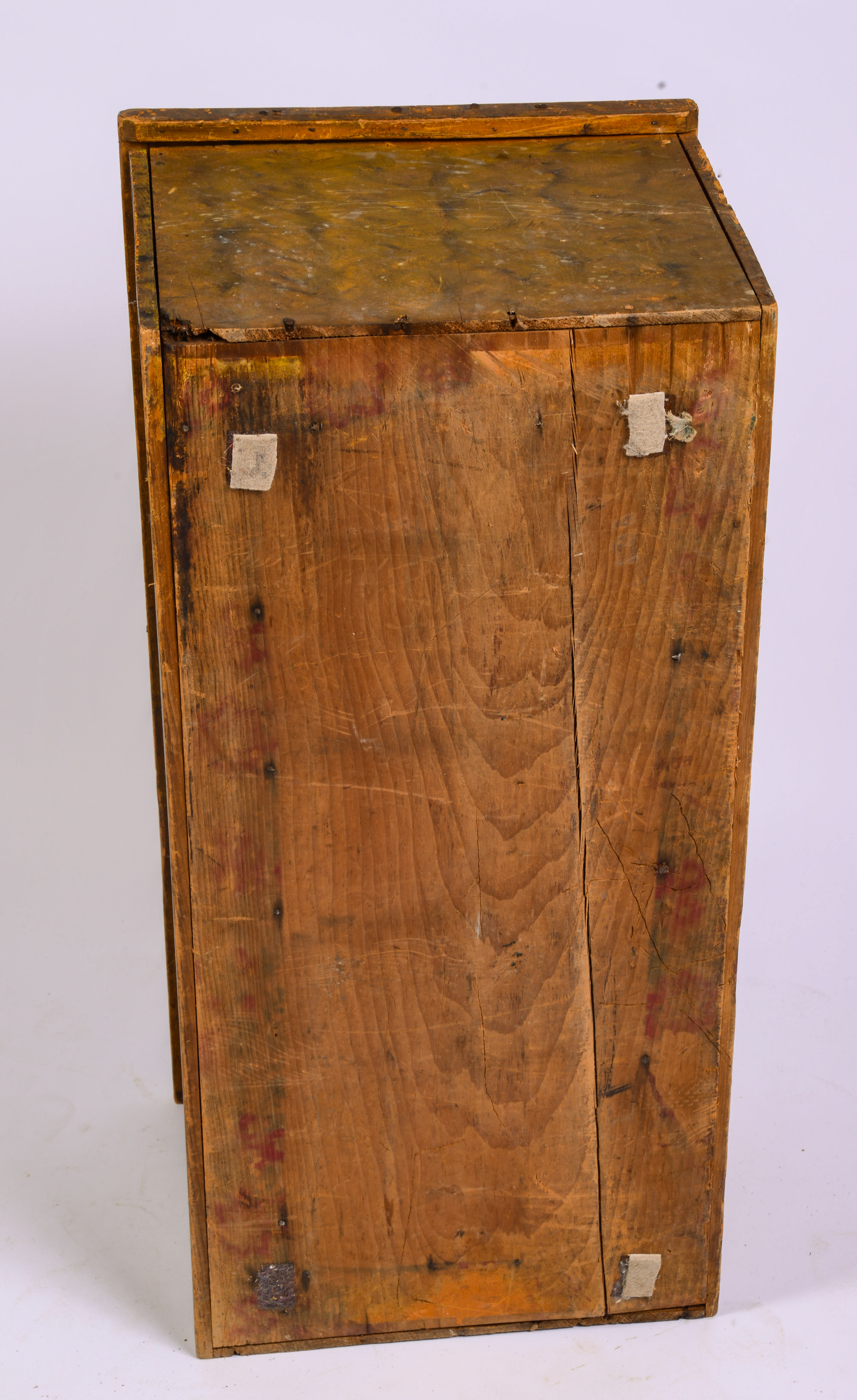 19TH CENTURY NEW ENGLAND PINE PAINT DECORATED BOX.