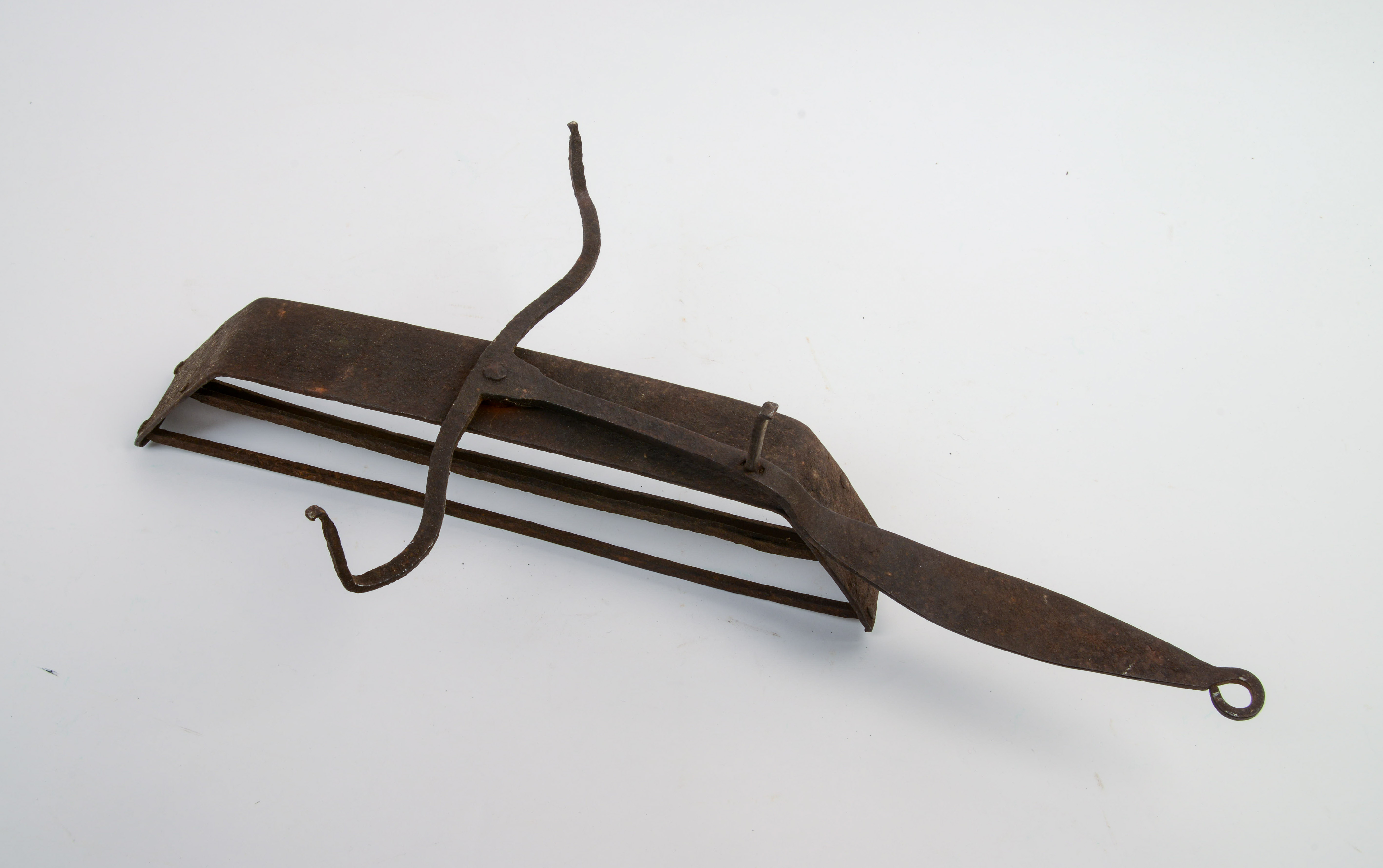 EARLY AMERICAN WROUGHT IRON TOASTER.
