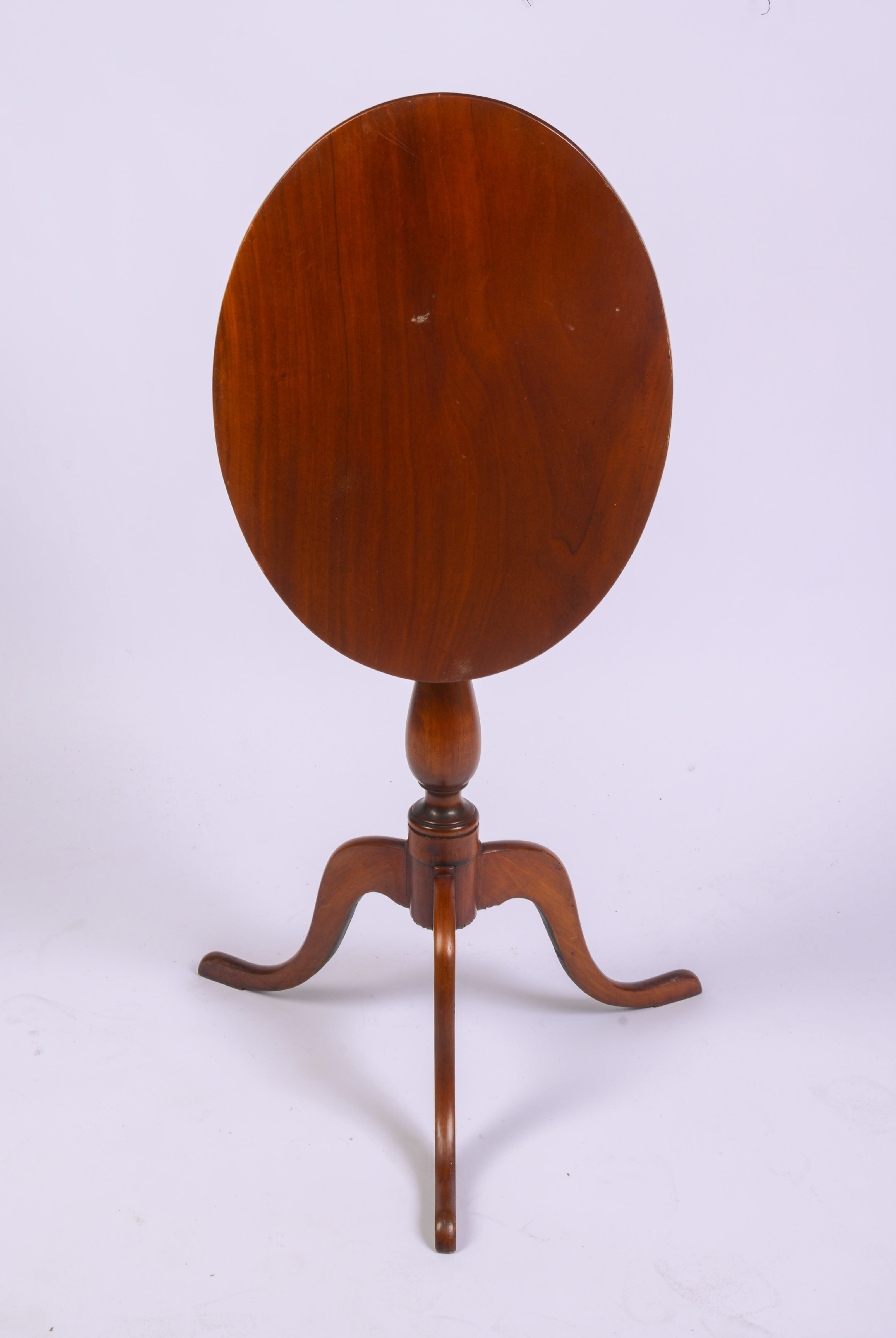 NEW ENGLAND CHERRY TILT-TOP CANDLE STAND.