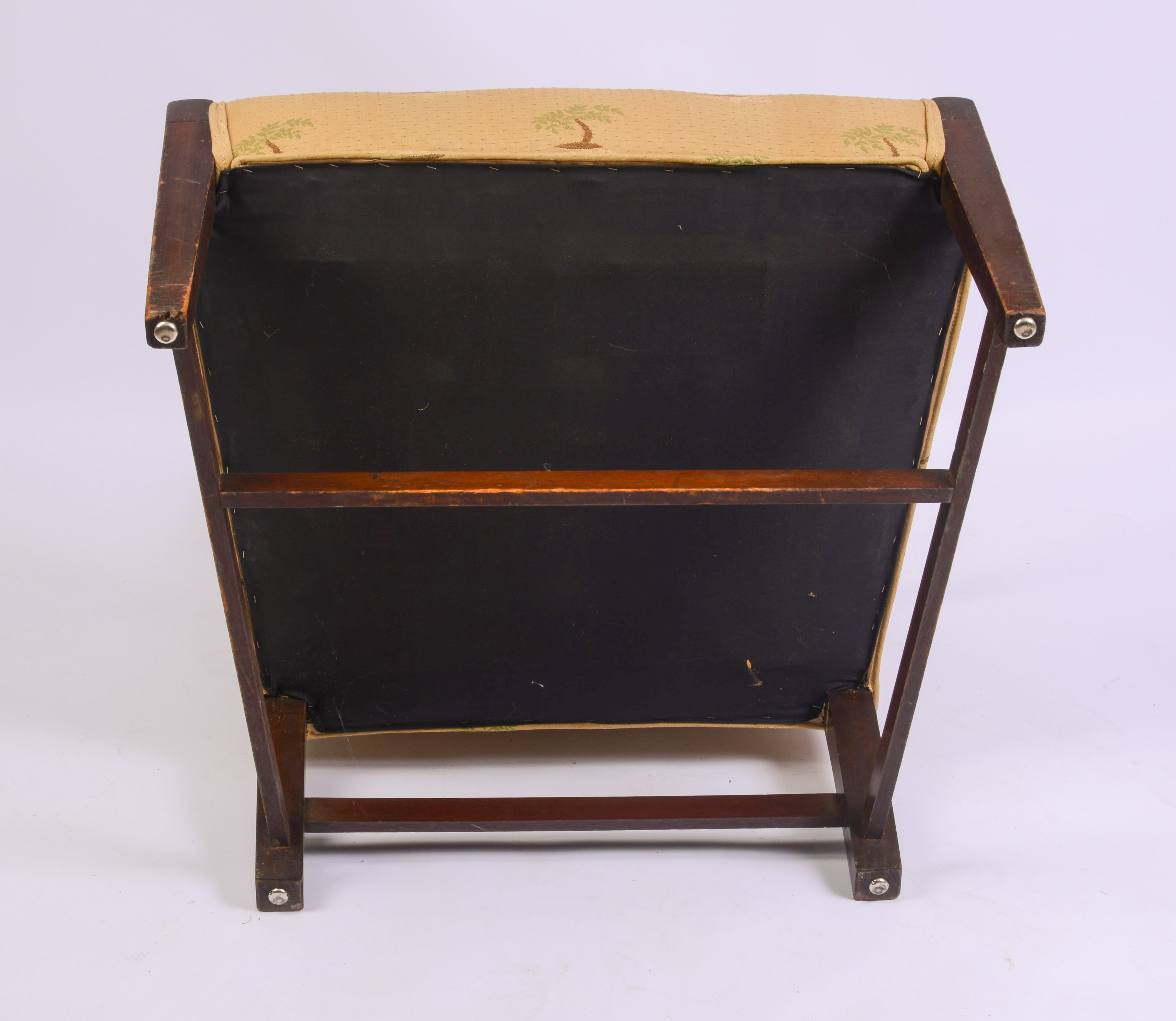 HEPPLEWHITE STYLE LOLLING CHAIR.