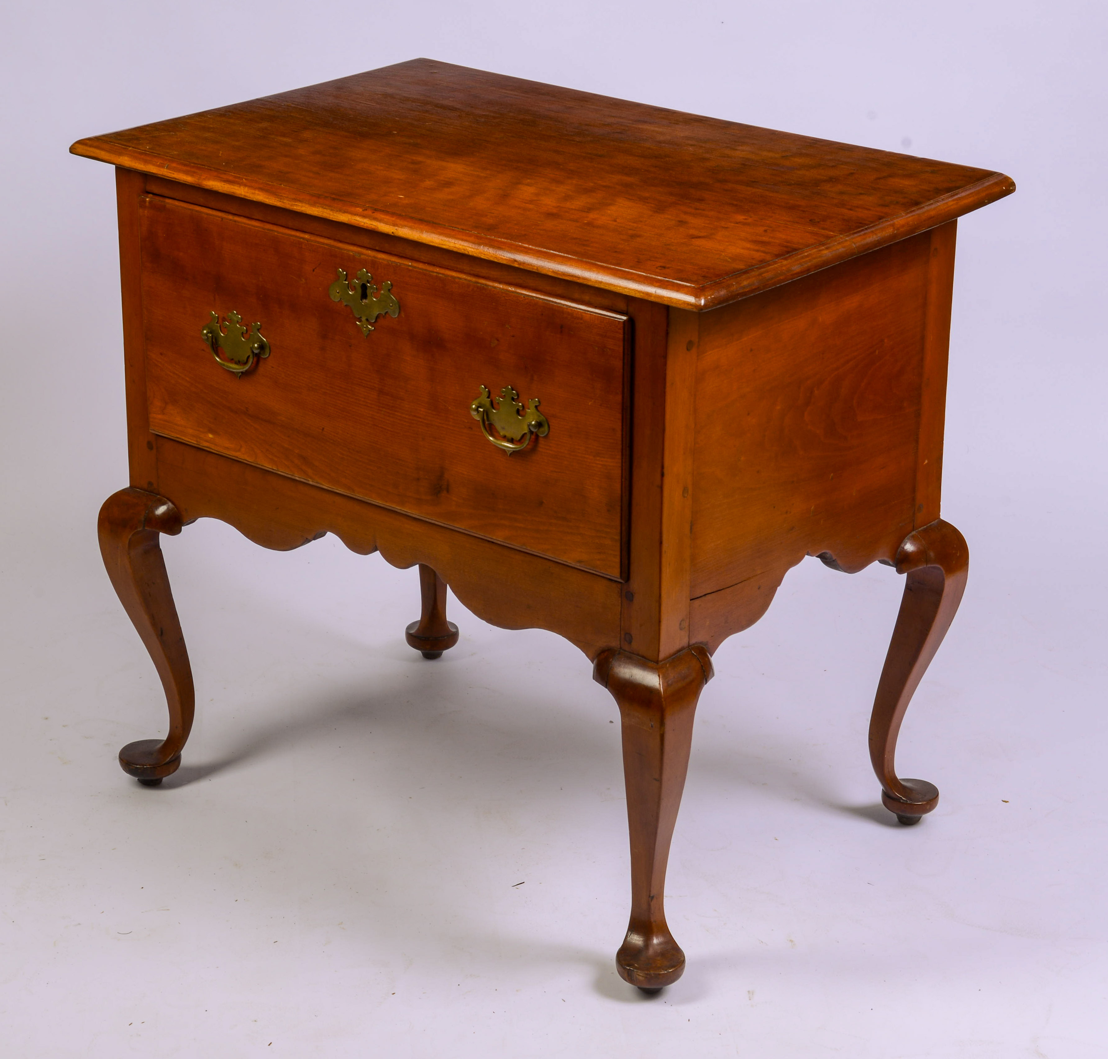 QUEEN ANNE MAPLE ONE DRAWER LOWBOY.