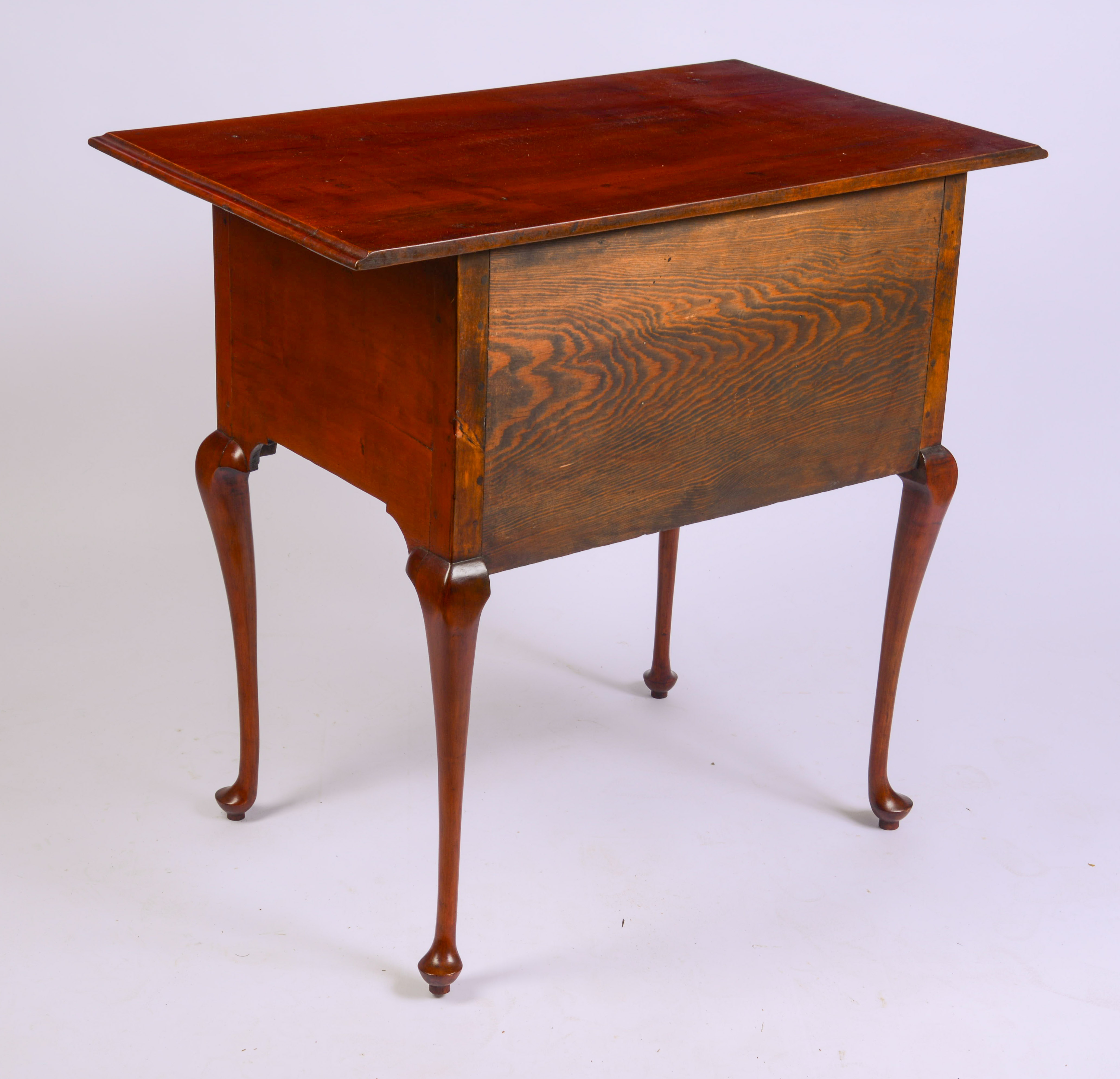 DIMINUTIVE CONNECTICUT QUEEN ANNE LOWBOY.
