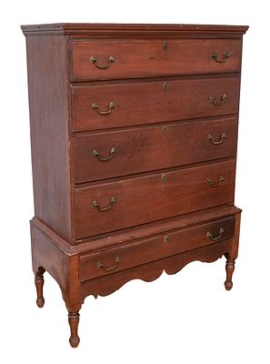 COUNTRY QUEEN ANNE CHEST ON FRAME. Case of four drawers, two false, on molded frame with 