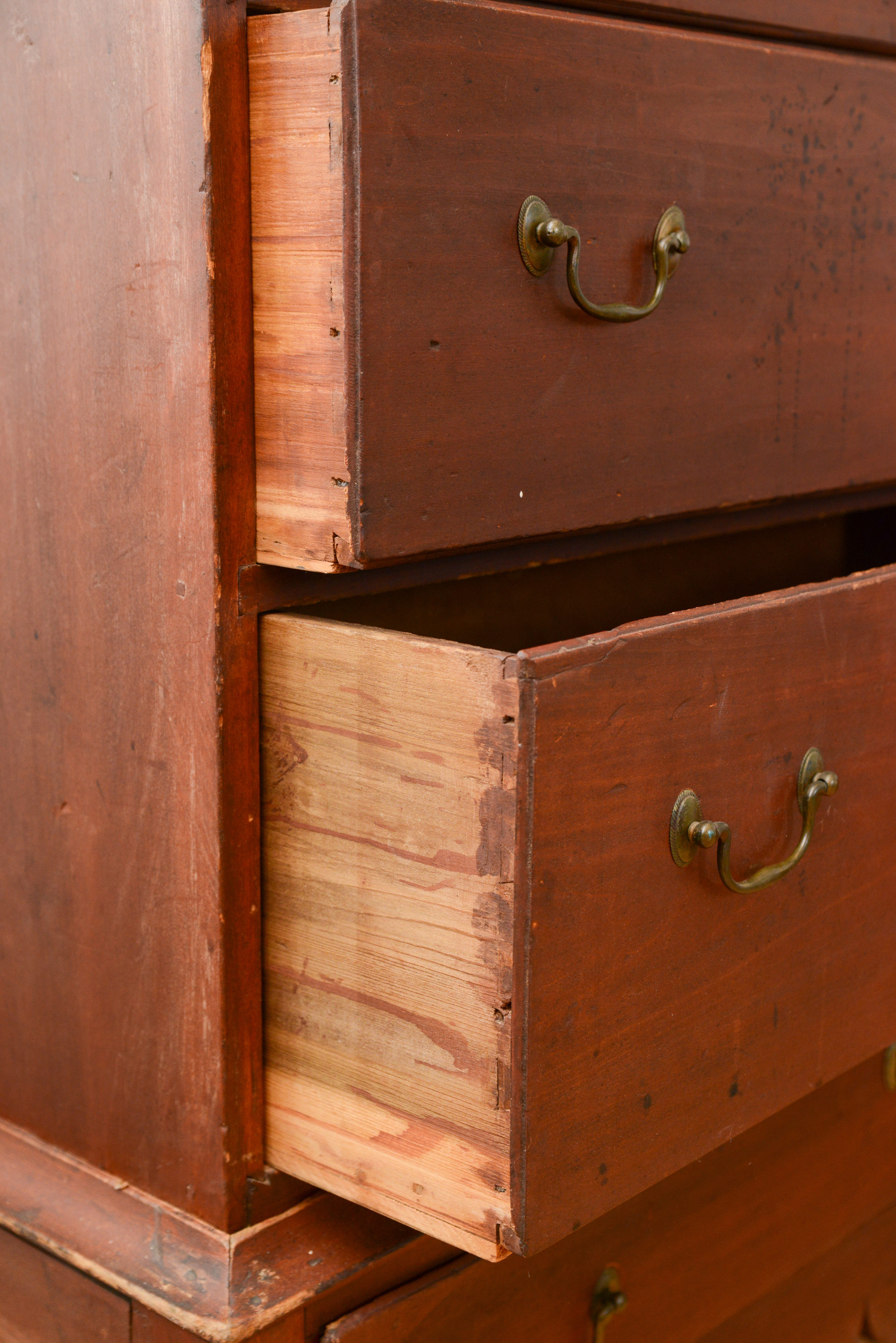 COUNTRY QUEEN ANNE CHEST ON FRAME.