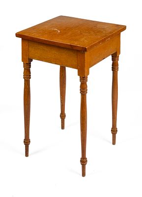 PENNSYLVANIA FEDERAL SPLAY LEG STAND. Maple, height 31.5 inches, width 18 inches, depth 17.75 