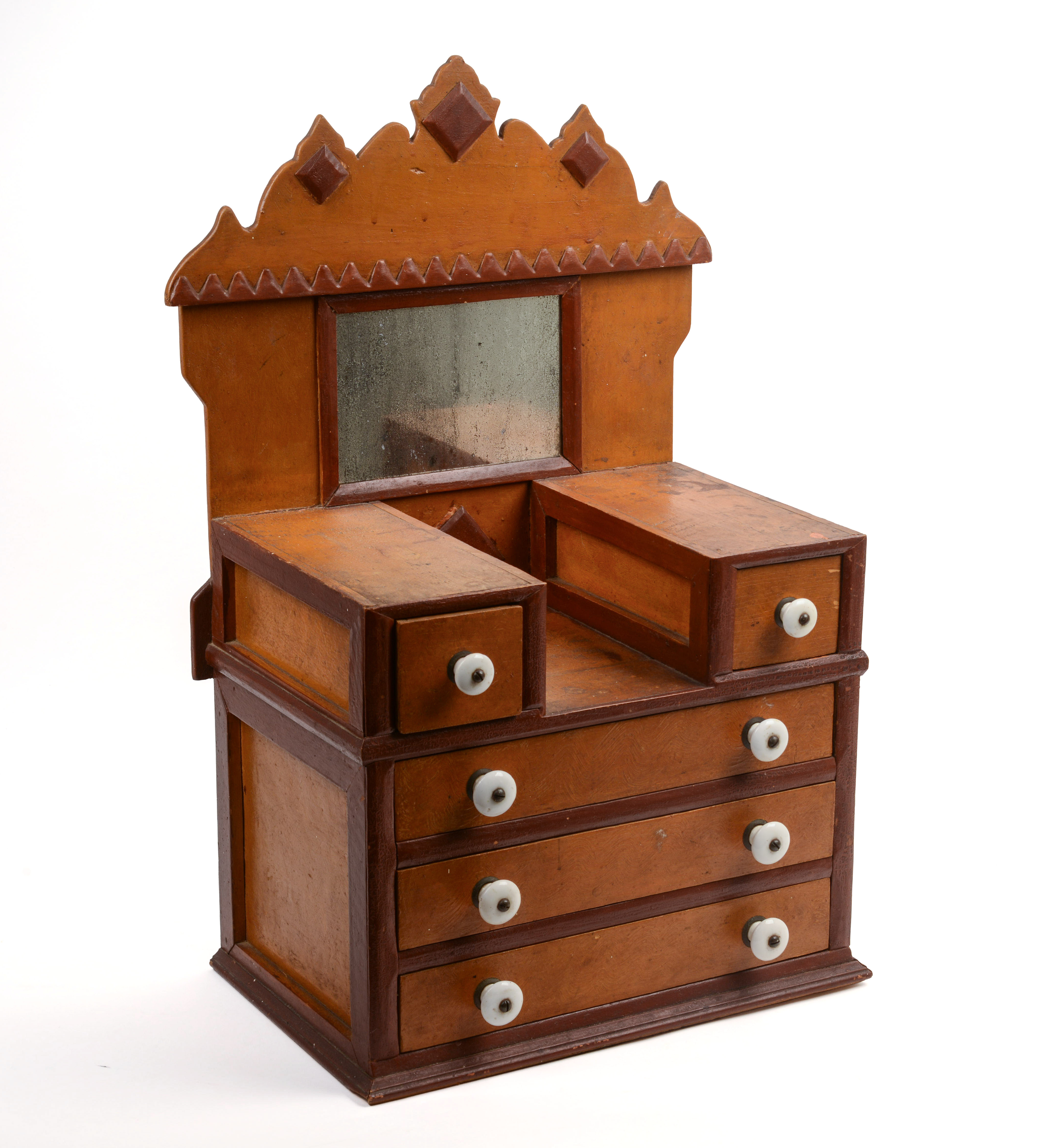 19TH CENTURY AMERICAN FOLK ART MINIATURE CHEST OF DRAWERS.