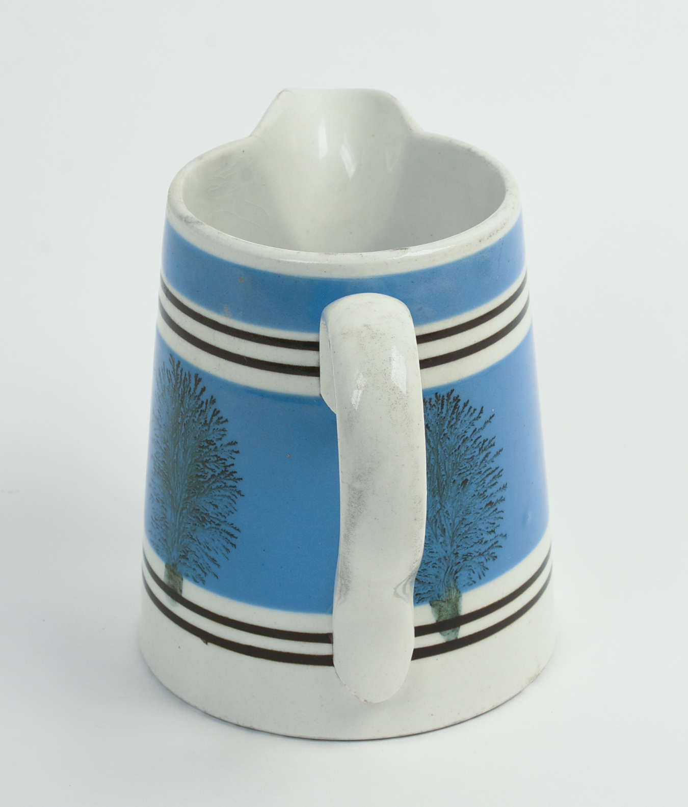 ENGLISH MOCHAWARE BLUE-BANDED PITCHER WITH SEAWEED DECORATION.