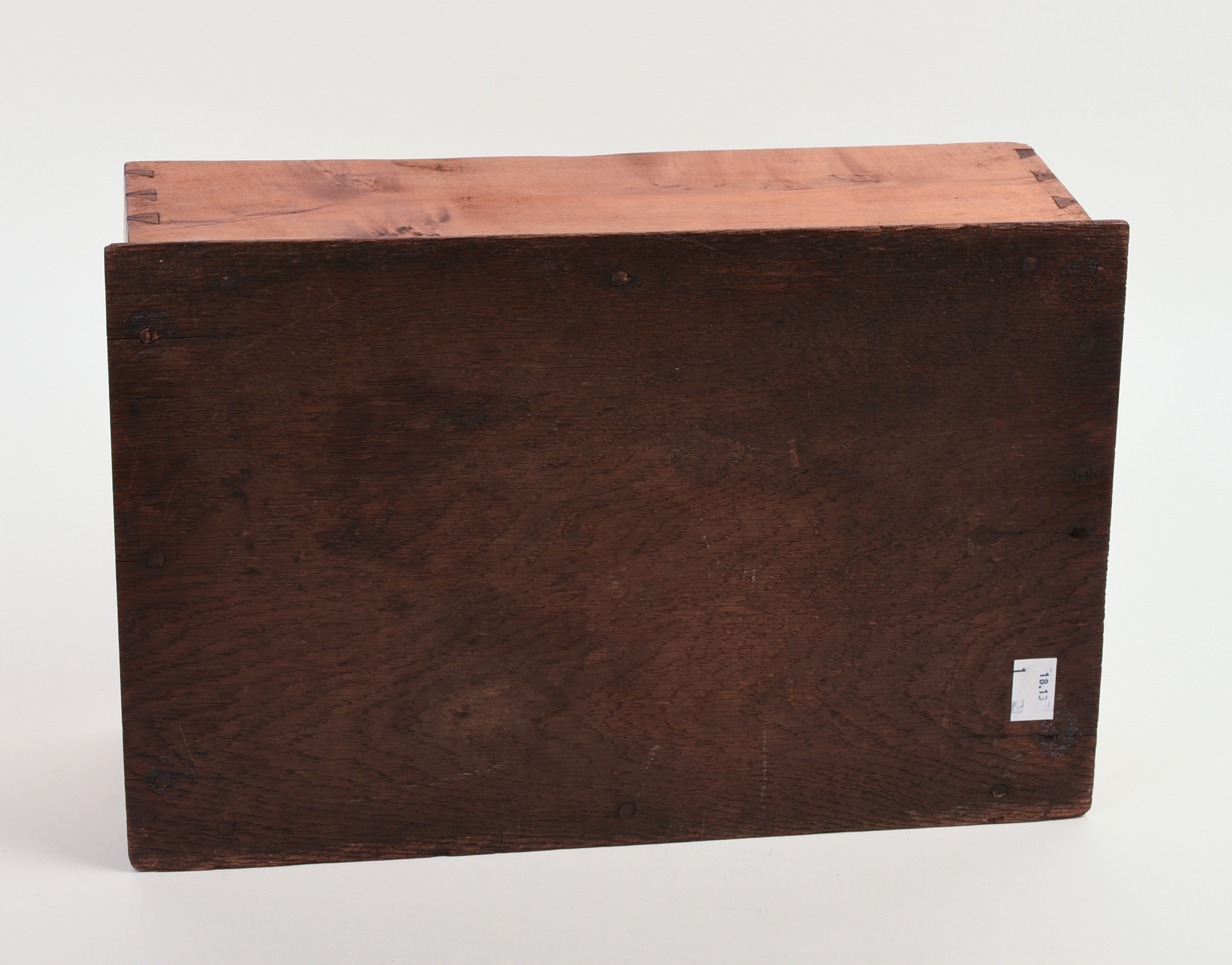 19TH CENTURY NEW ENGLAND MAPLE CANDLEBOX.