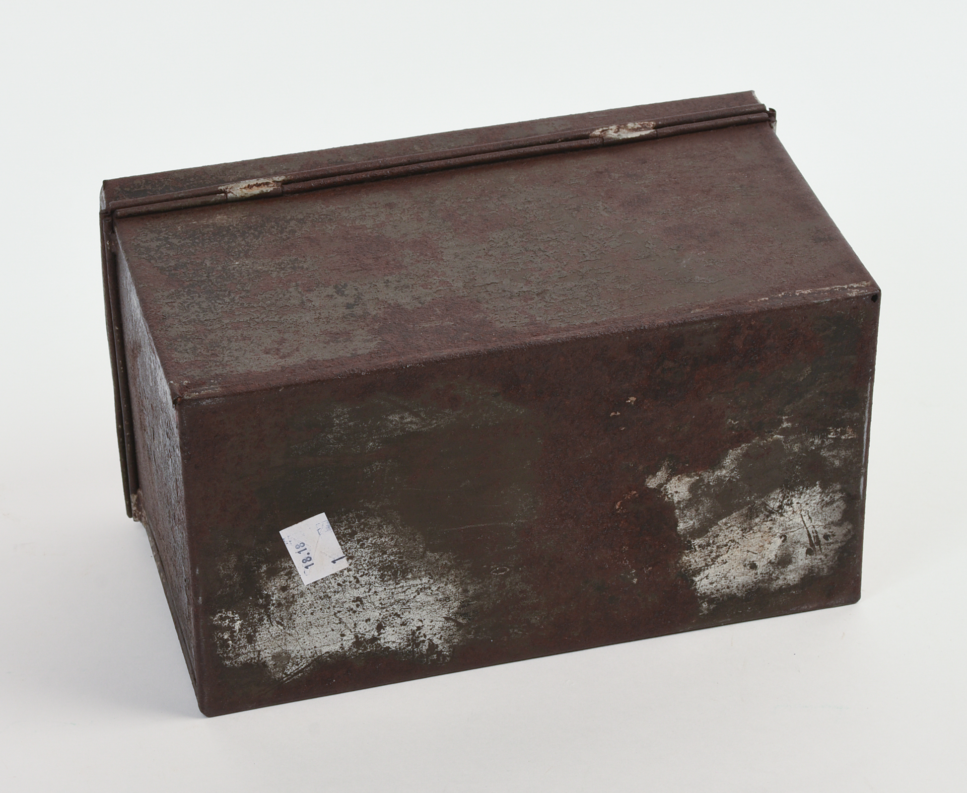 19TH CENTURY AMERICAN-PAINTED TINWARE DOME TOP BOX.