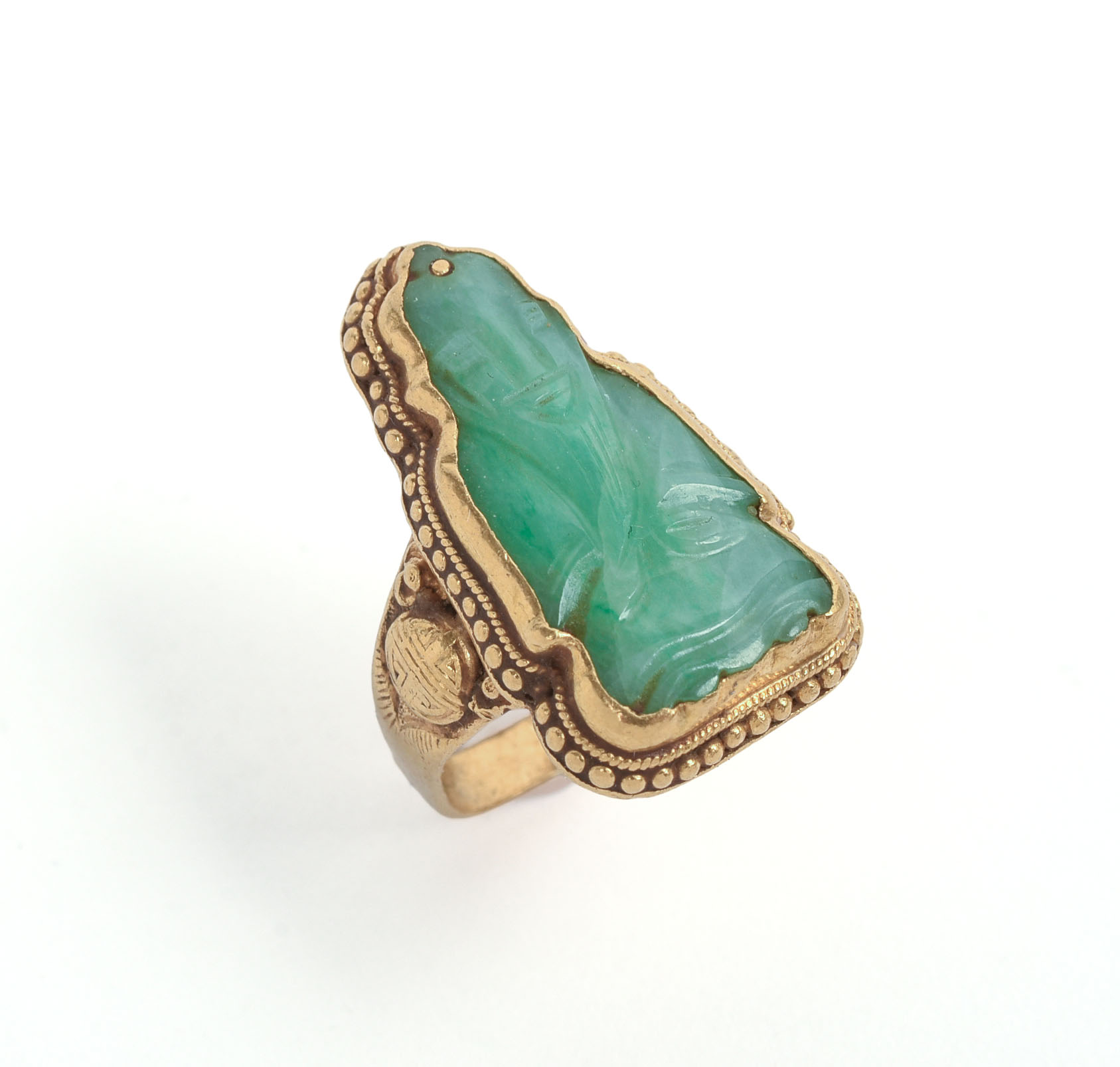 CHINESE JADE RING WITH BUDDHA.