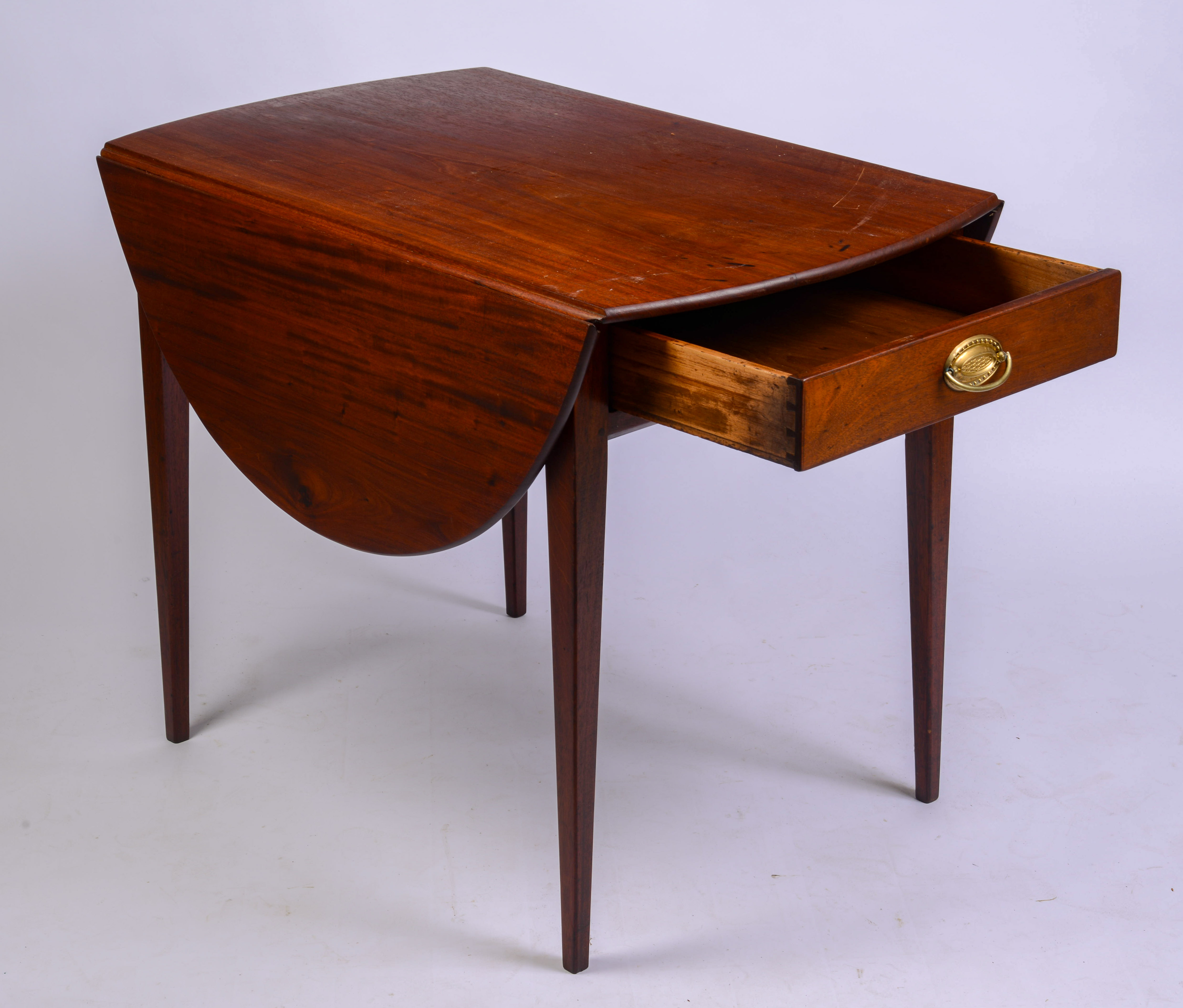 HEPPLEWHITE MAHOGANY PEMBROKE TABLE.
