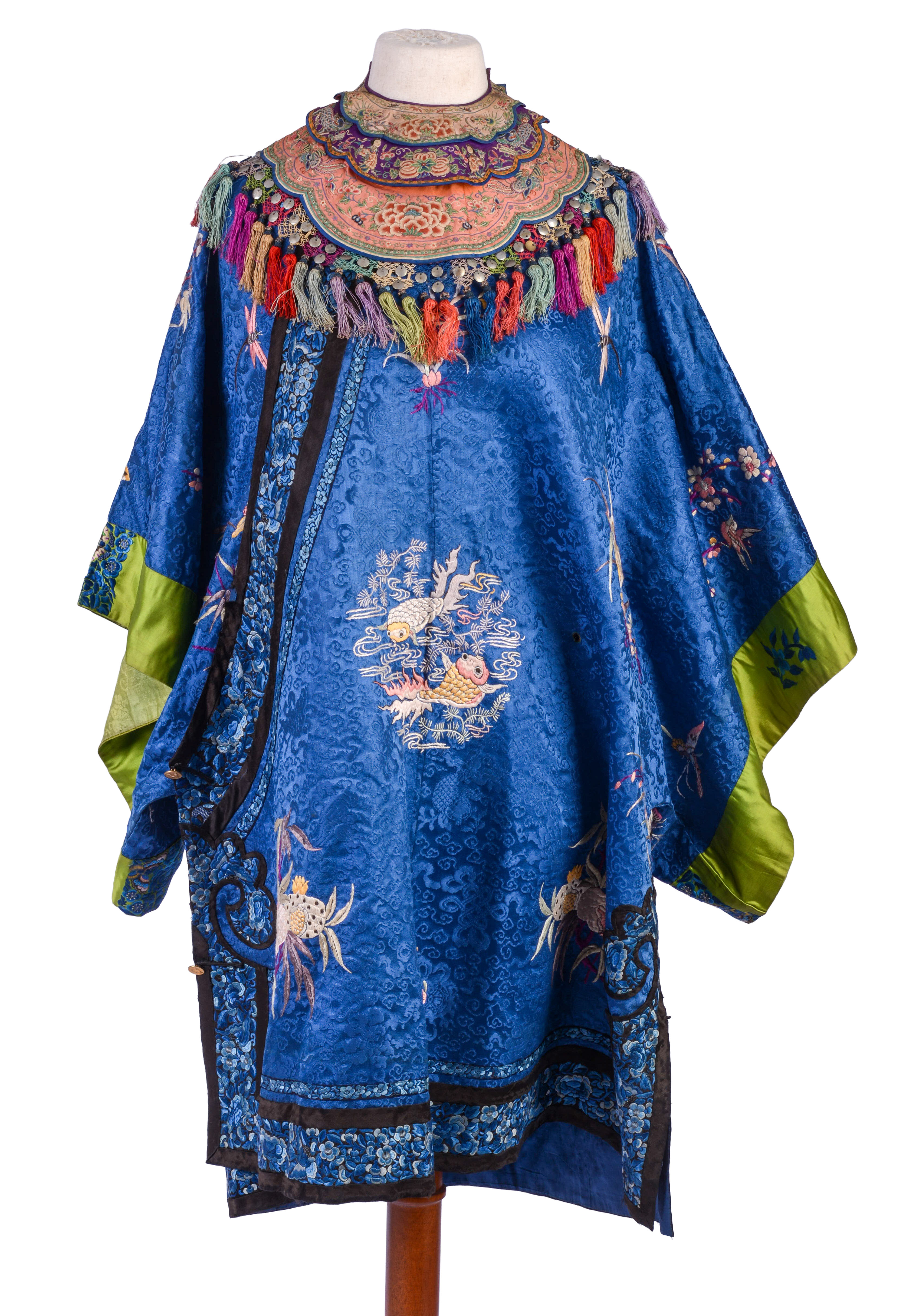 CHINESE 19TH C. QING SILK NEEDLEWORK LADIES ROBE.