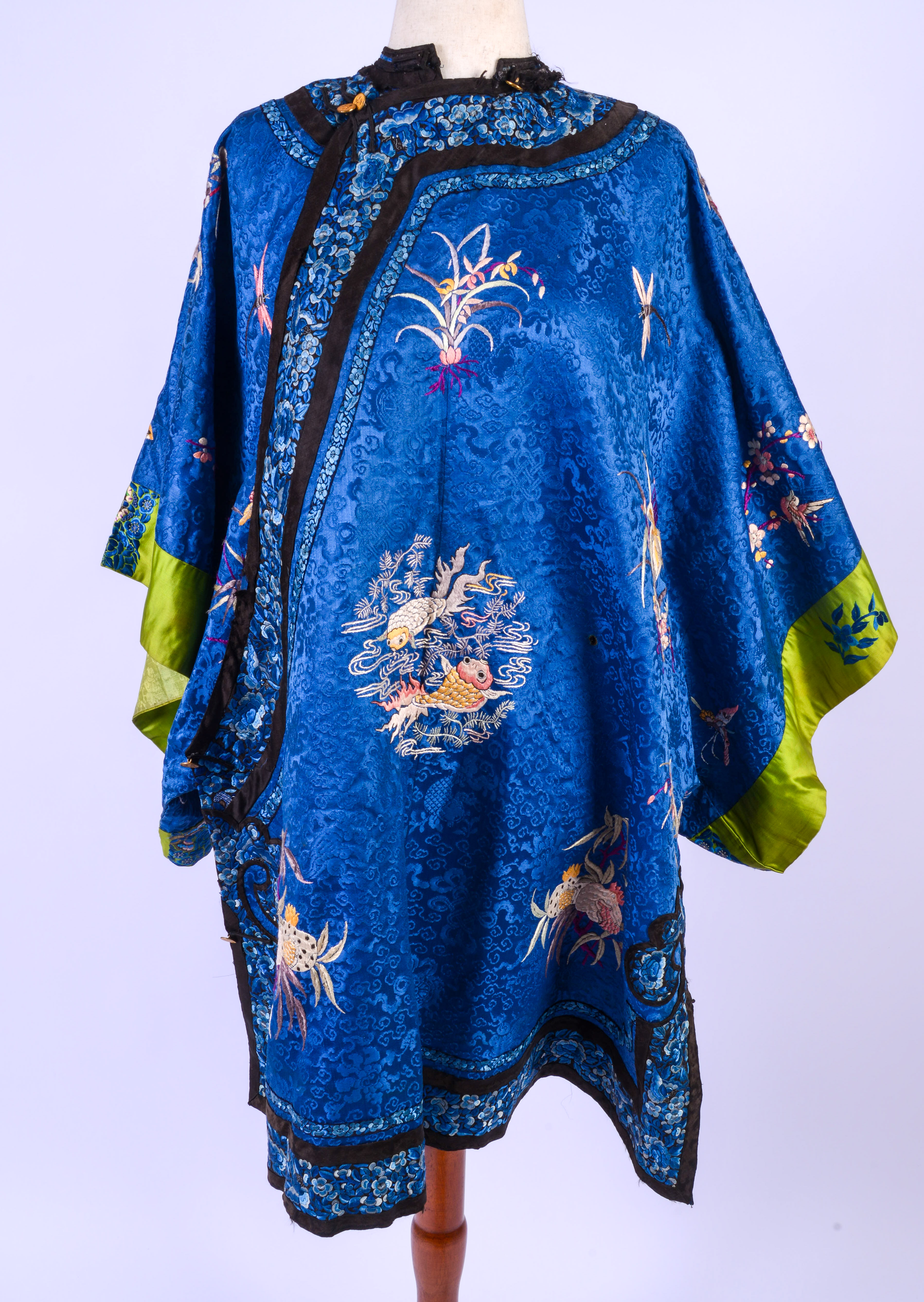 CHINESE 19TH C. QING SILK NEEDLEWORK LADIES ROBE.