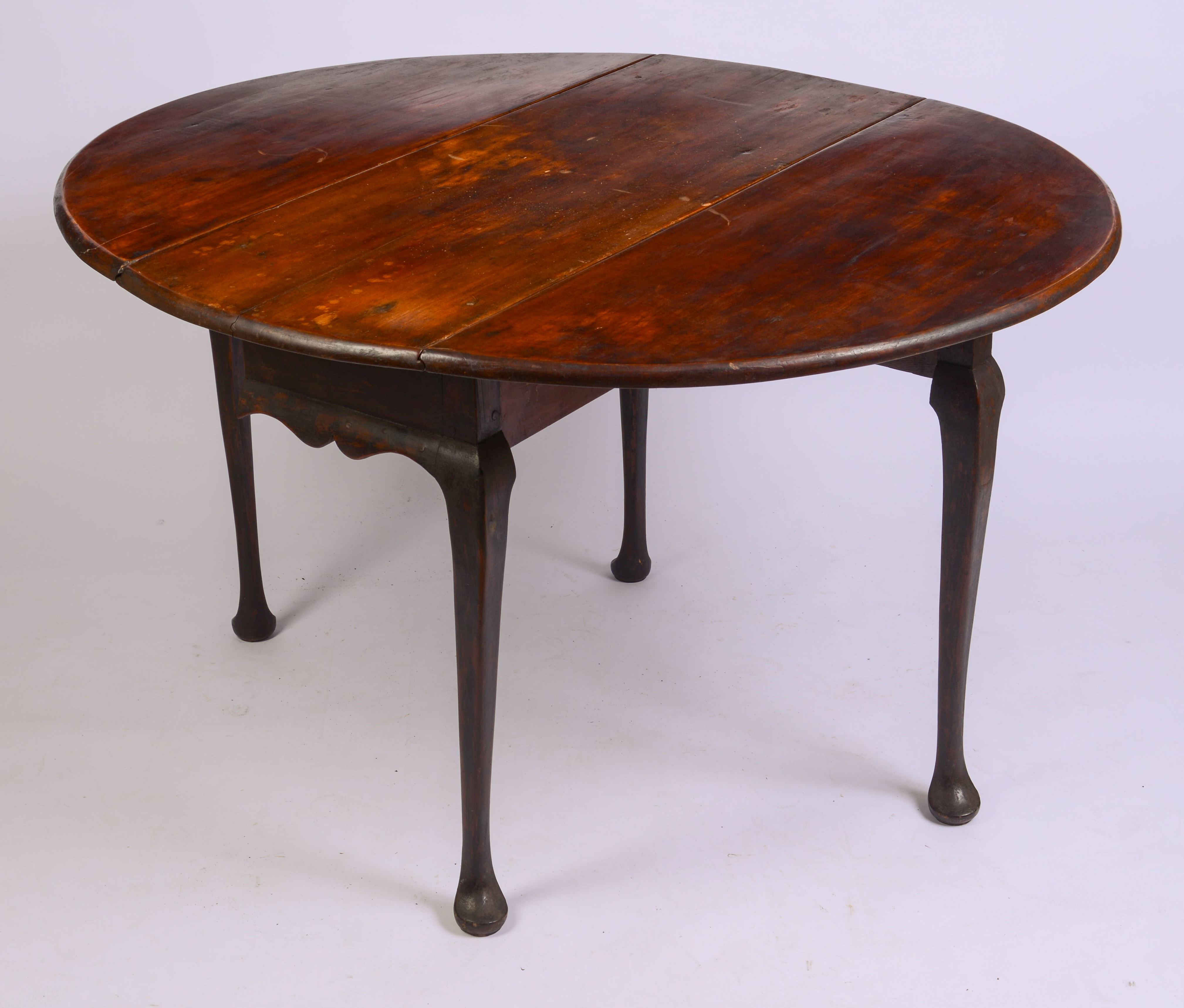 18TH CENTURY CONNECTICUT QUEEN ANNE DROP-LEAF TABLE.