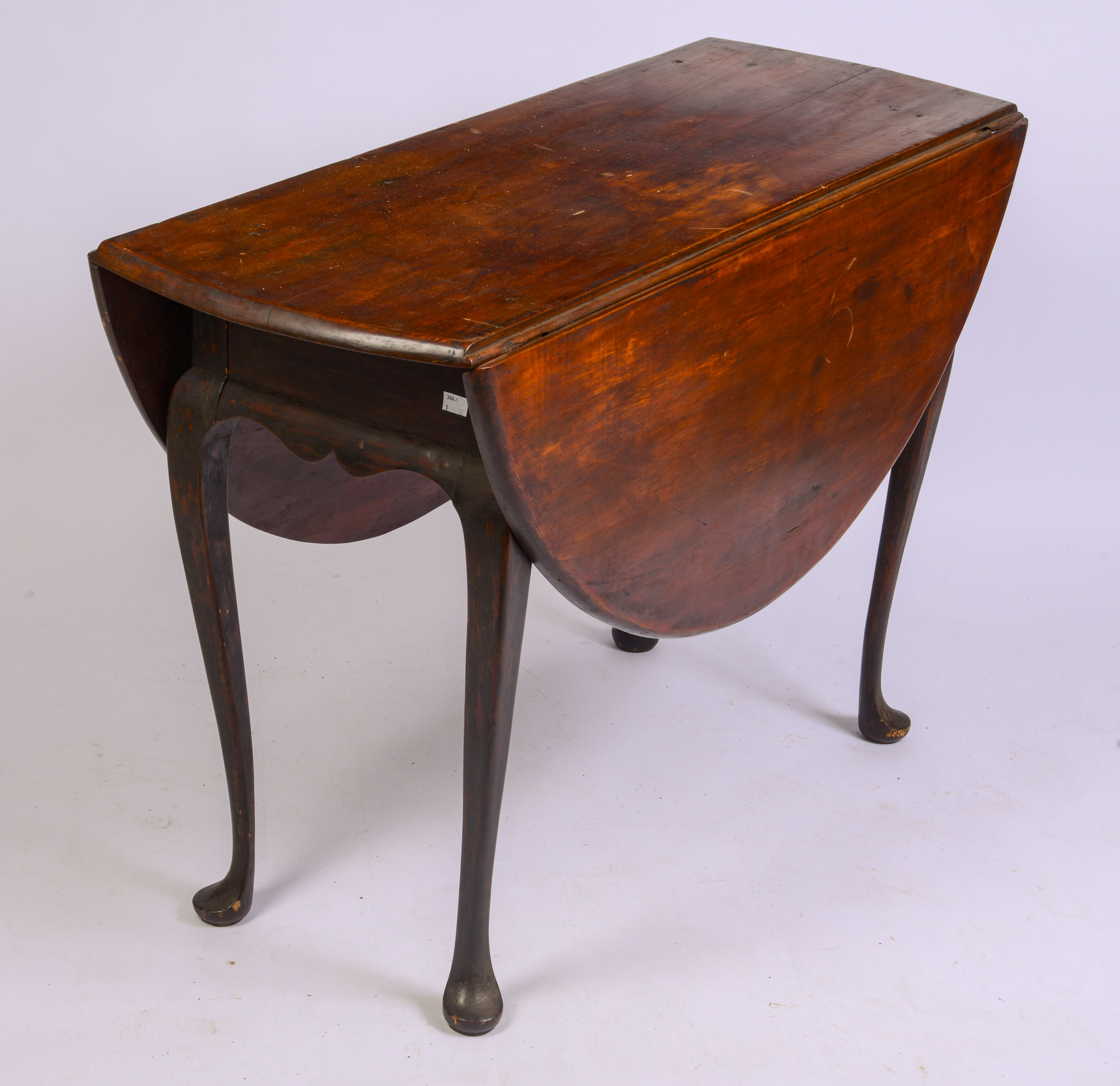 18TH CENTURY CONNECTICUT QUEEN ANNE DROP-LEAF TABLE.