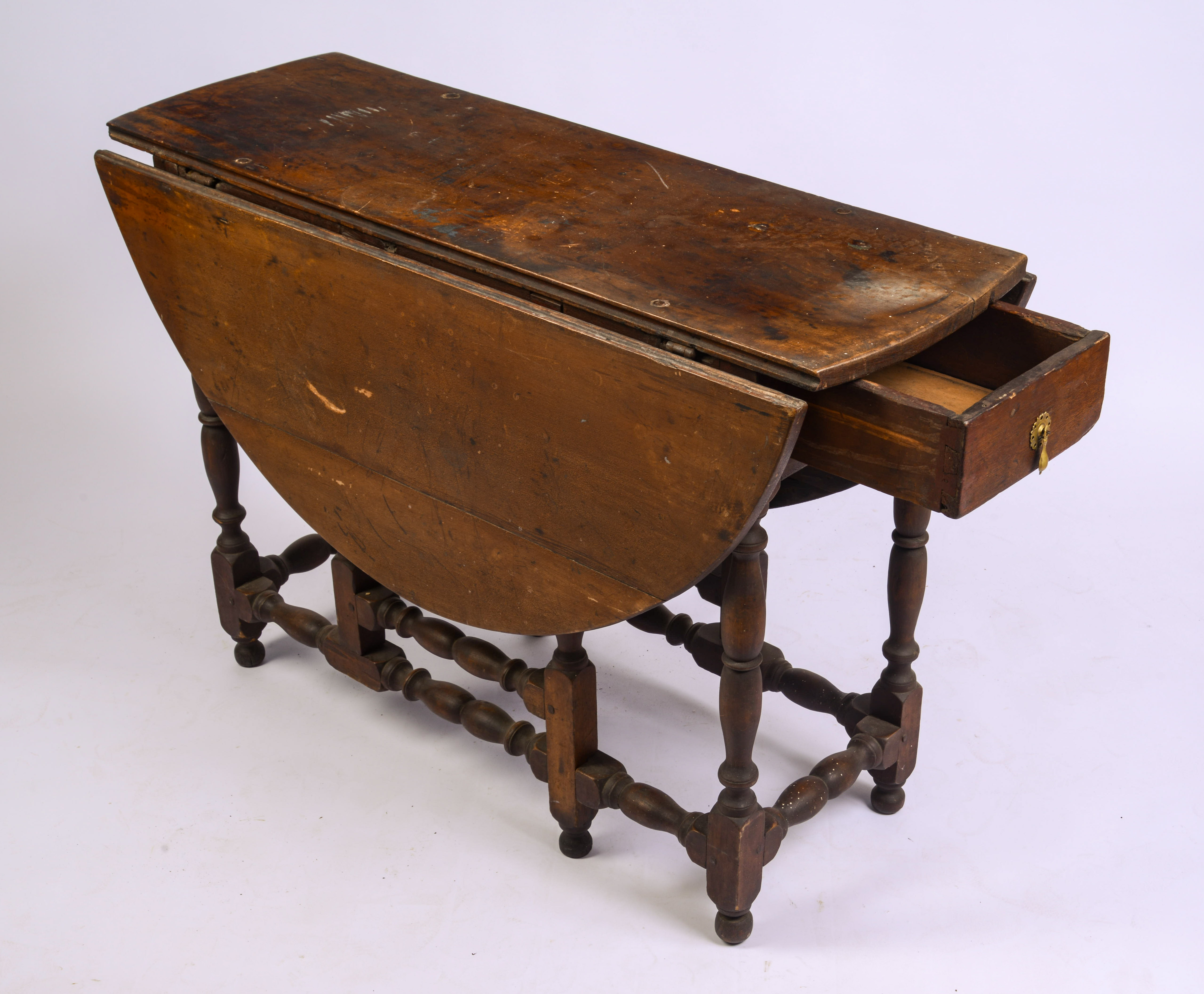 WILLIAM & MARY GATELEG TABLE.