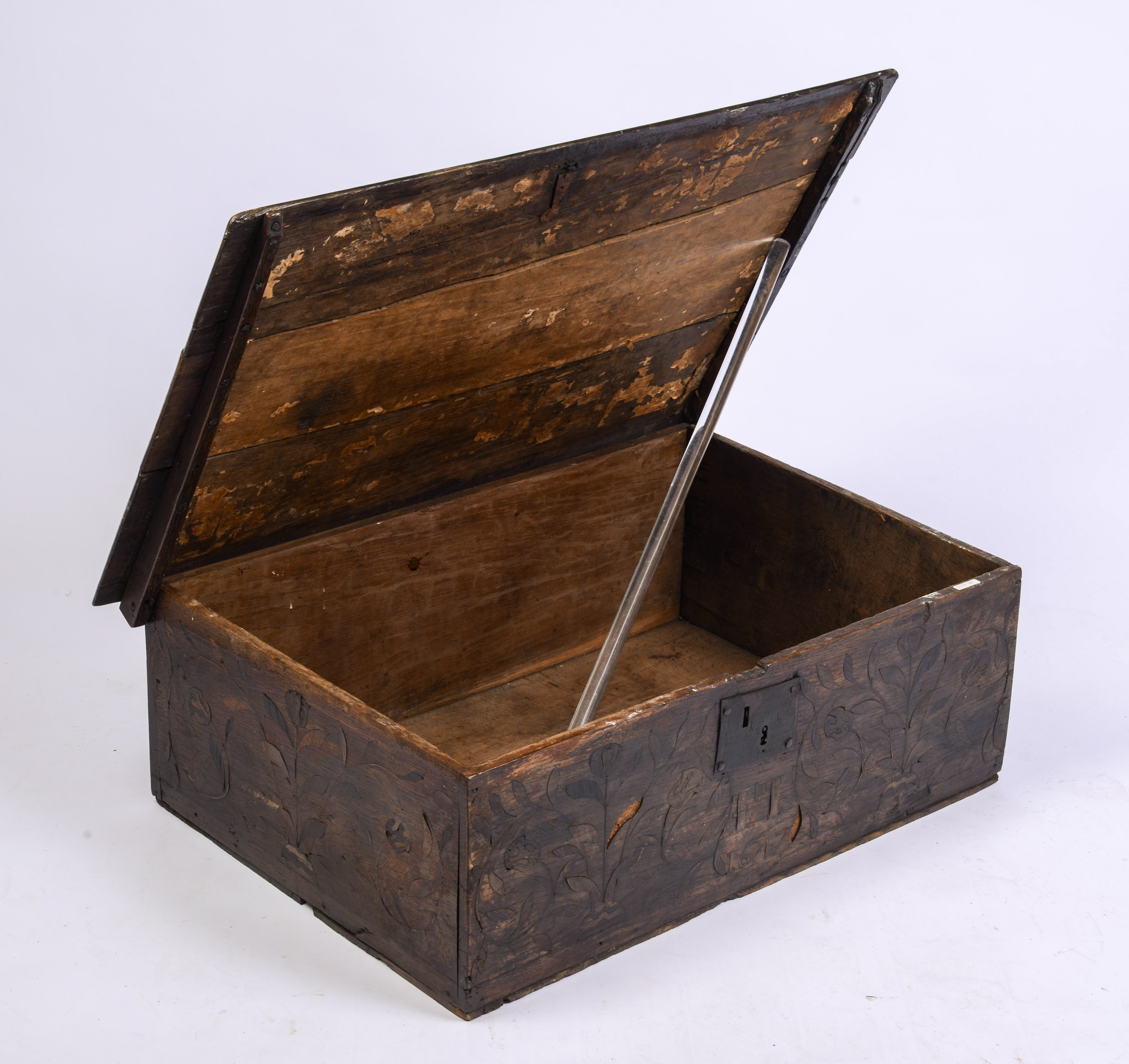17TH CENTURY ENGLISH JACOBEAN DOCUMENT BOX.