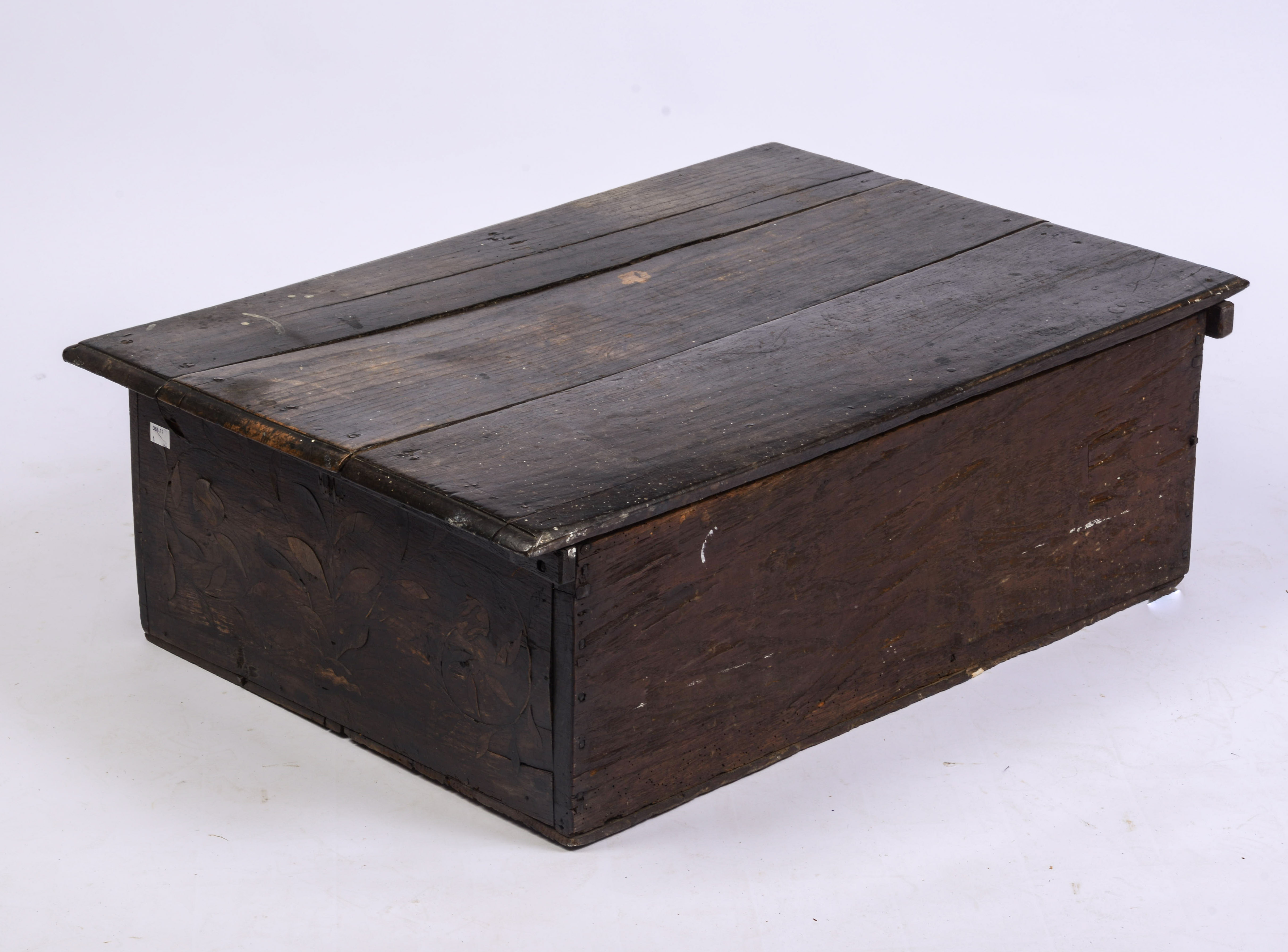 17TH CENTURY ENGLISH JACOBEAN DOCUMENT BOX.