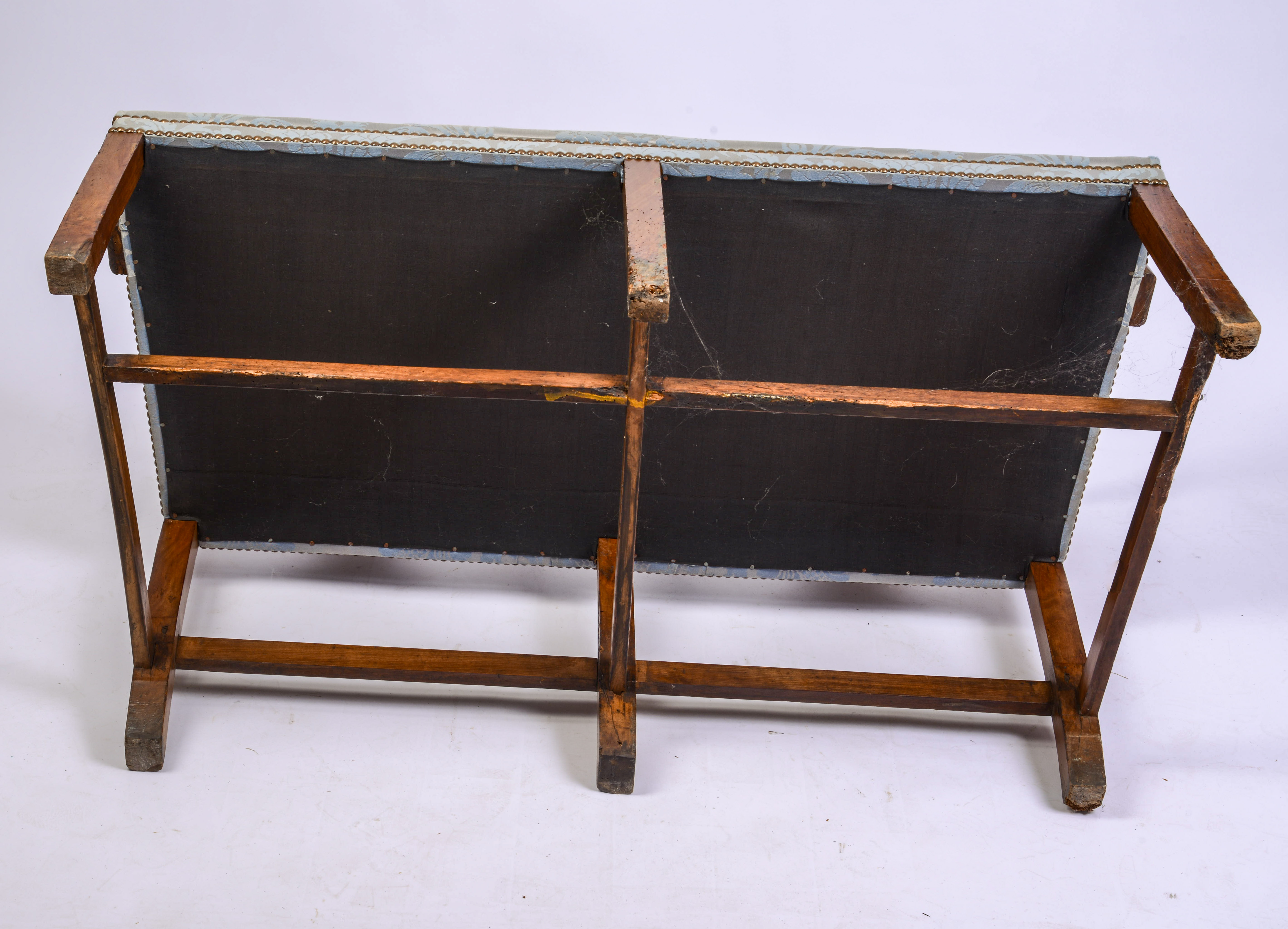 VERY SCARCE ANGLO-AMERICAN CHIPPENDALE-PERIOD MAHOGANY SETTEE.